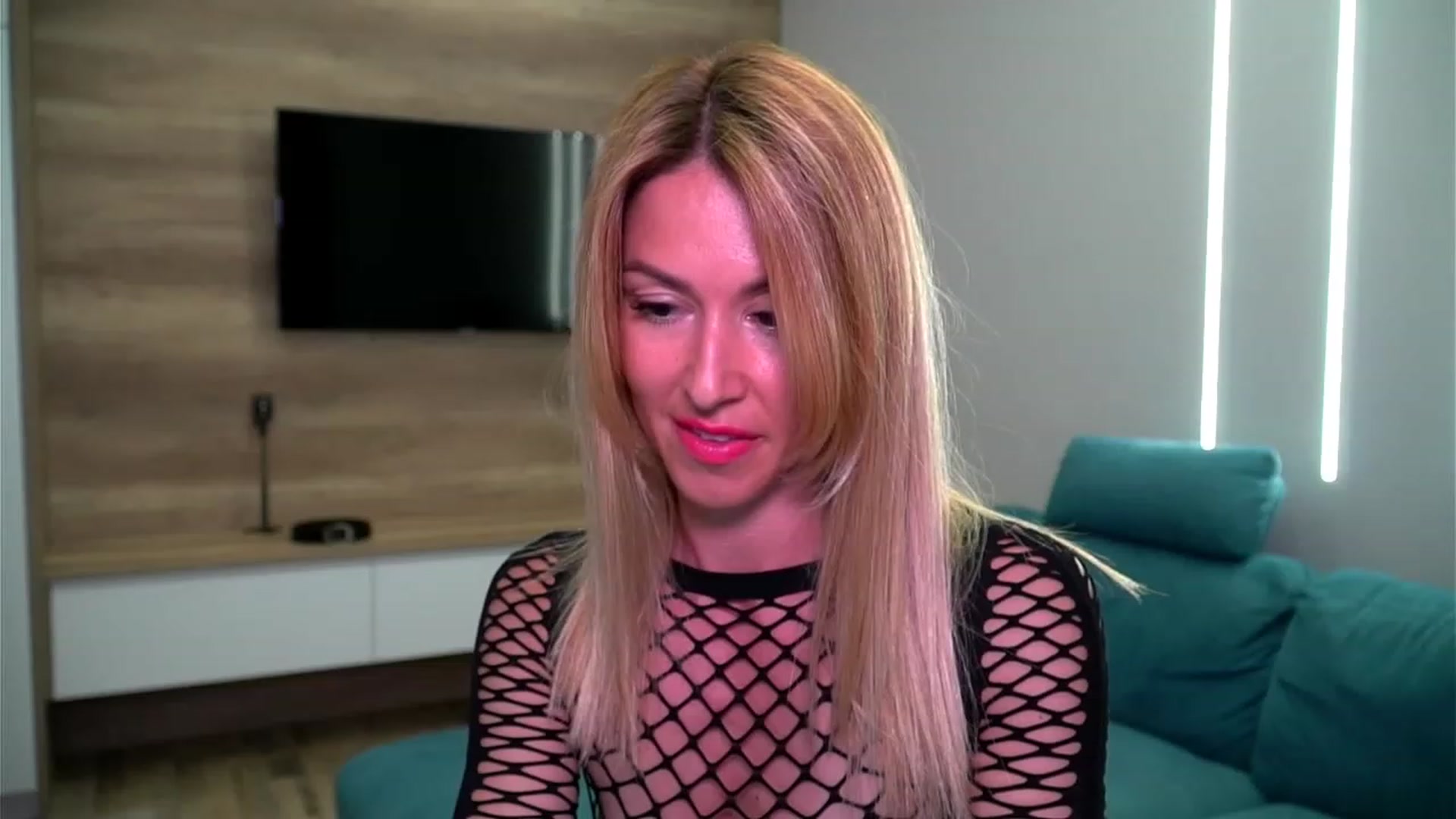 Gallery image thumbnail from lovelylollly's myfreecams stream on, 06/22/2023, 10:00 image 6 of 20