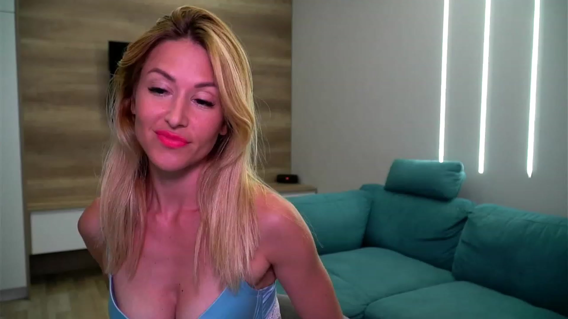 Gallery image thumbnail from lovelylollly's myfreecams stream on, 06/27/2023, 09:39 image 7 of 20