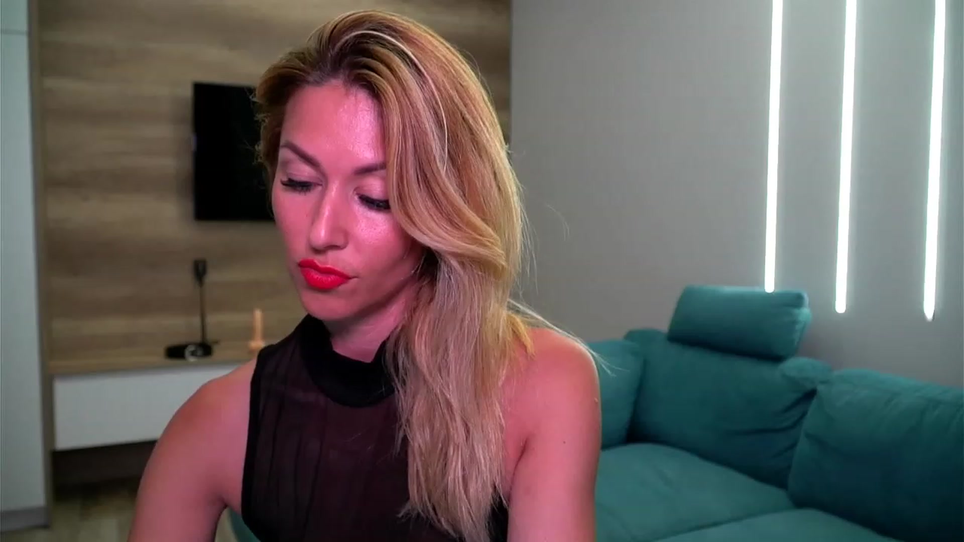 Gallery image thumbnail from lovelylollly's myfreecams stream on, 07/05/2023, 08:20 image 6 of 20