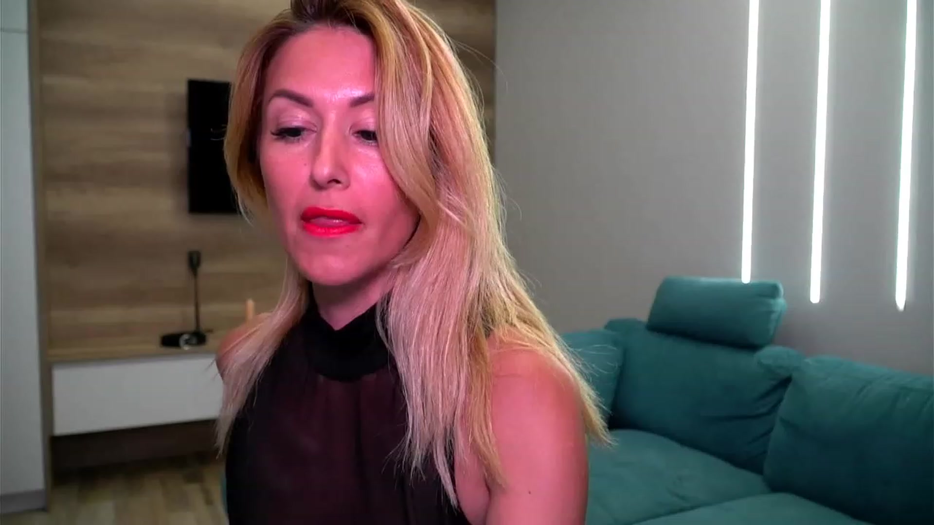 Gallery image thumbnail from lovelylollly's myfreecams stream on, 07/05/2023, 08:20 image 16 of 20