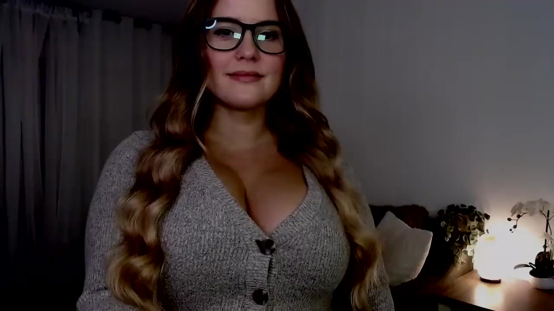 Gallery image thumbnail from lovemedaisy's myfreecams stream on, 10/15/2024, 08:30 image 1 of 20