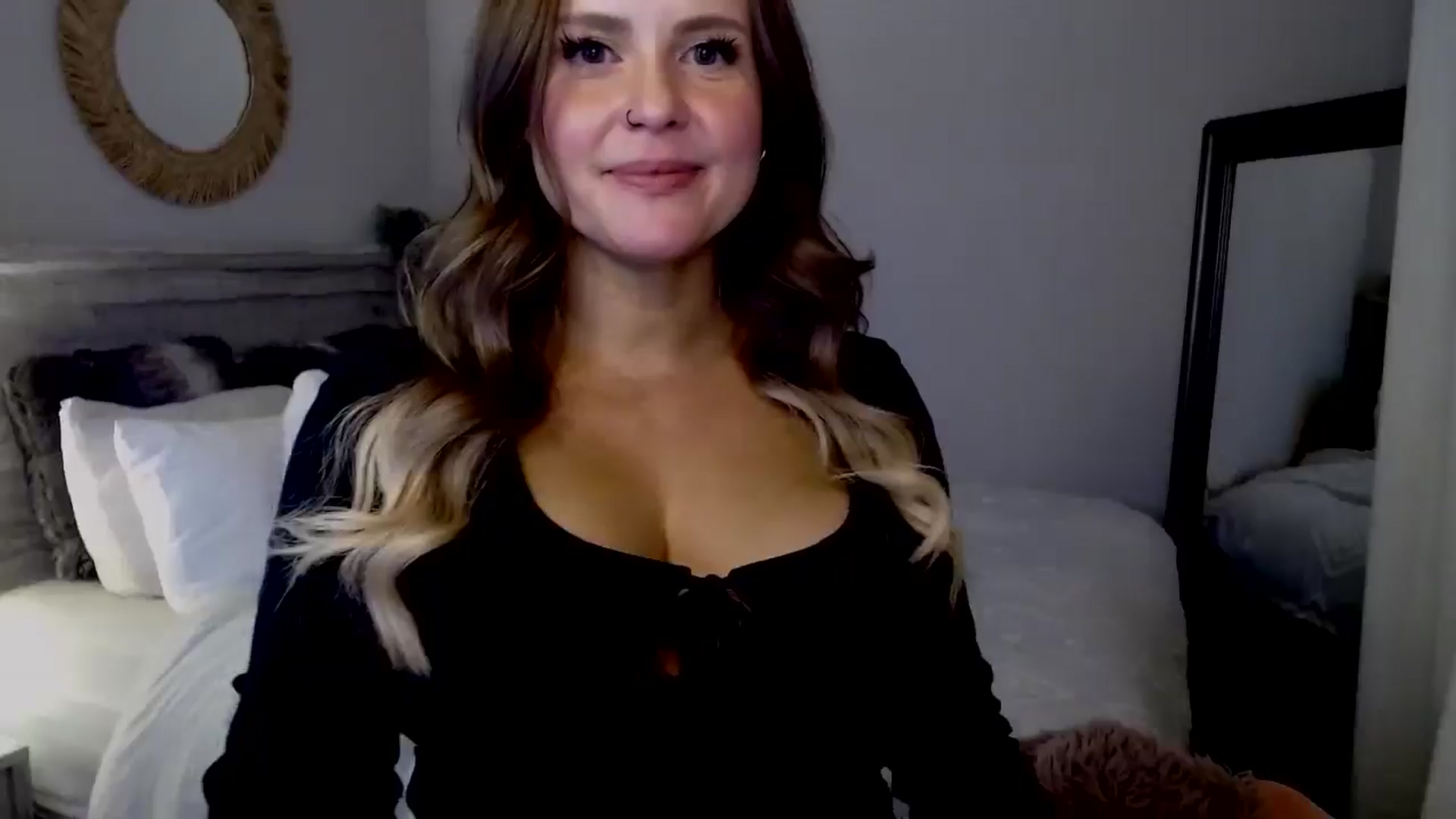 Gallery image thumbnail from lovemedaisy's myfreecams stream on, 10/25/2025, 06:02 image 9 of 20