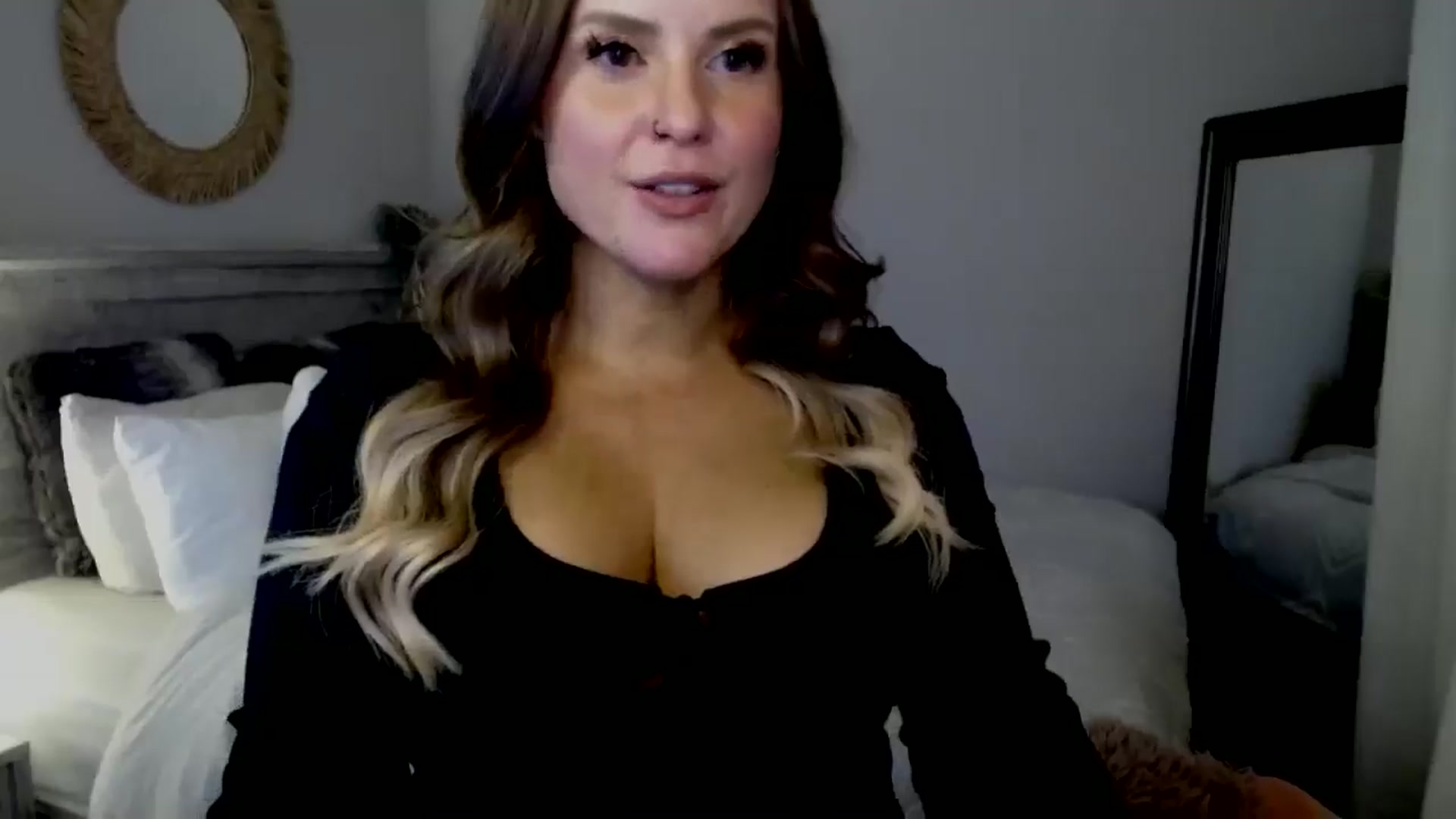 Gallery image thumbnail from lovemedaisy's myfreecams stream on, 10/25/2025, 06:02 image 10 of 20