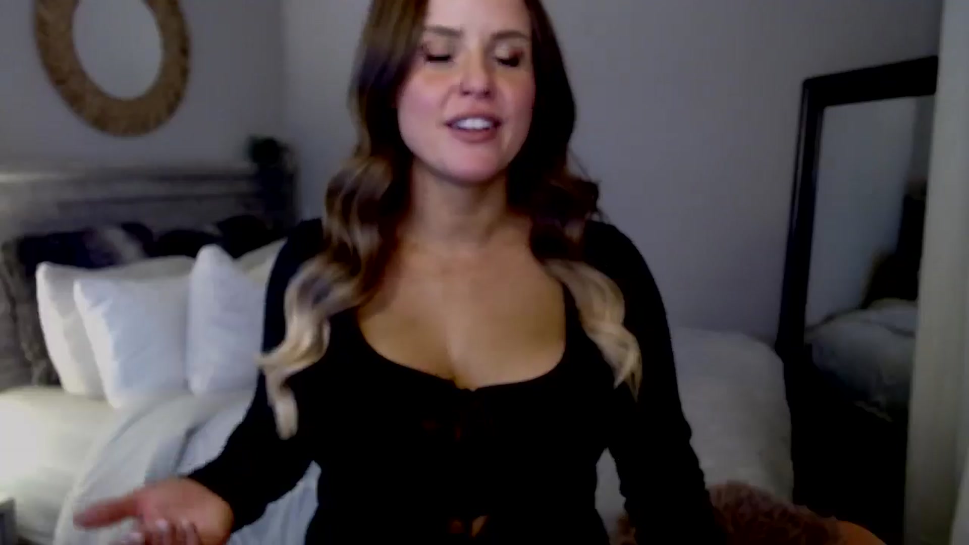 Gallery image thumbnail from lovemedaisy's myfreecams stream on, 10/25/2025, 06:02 image 5 of 20