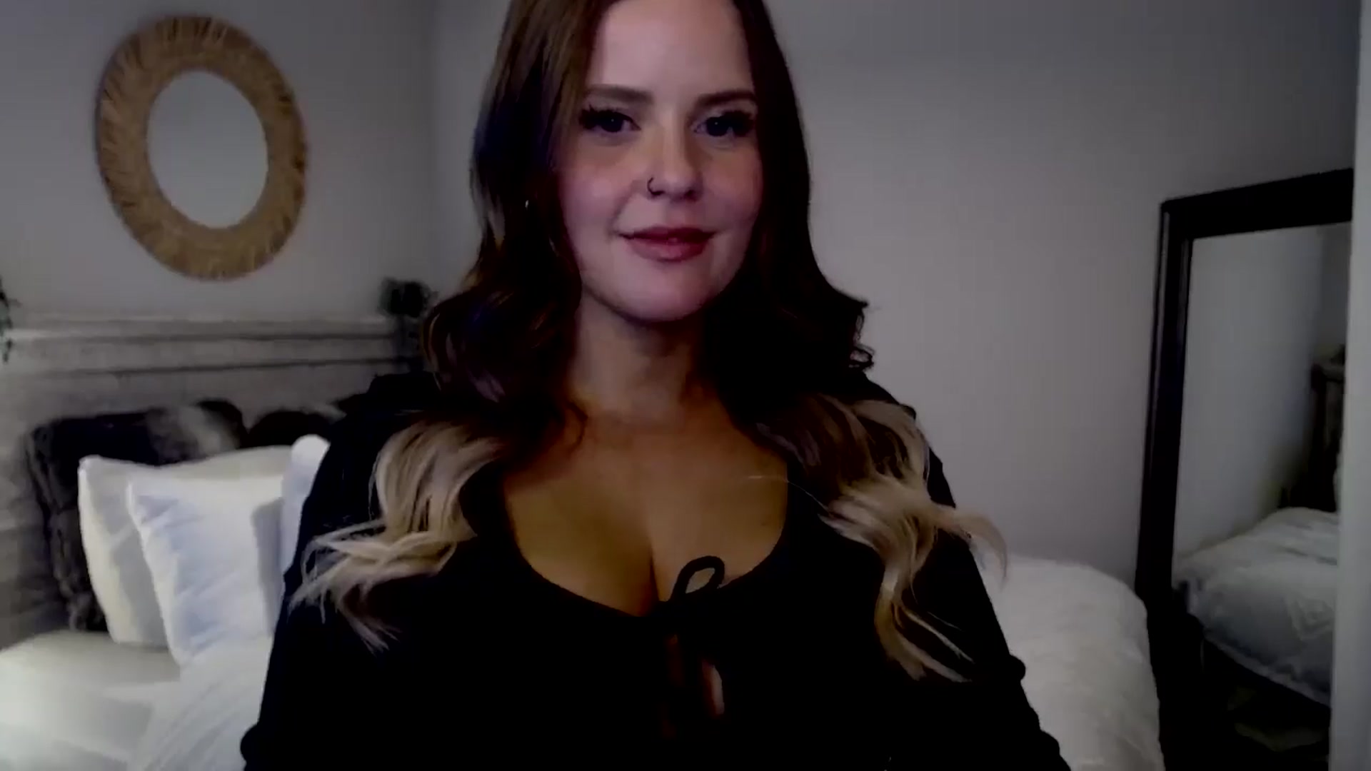 Gallery image thumbnail from lovemedaisy's myfreecams stream on, 10/25/2025, 08:26 image 6 of 20