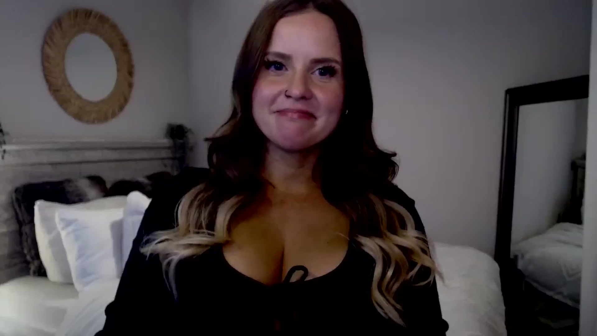 Gallery image thumbnail from lovemedaisy's myfreecams stream on, 10/25/2025, 08:26 image 9 of 20