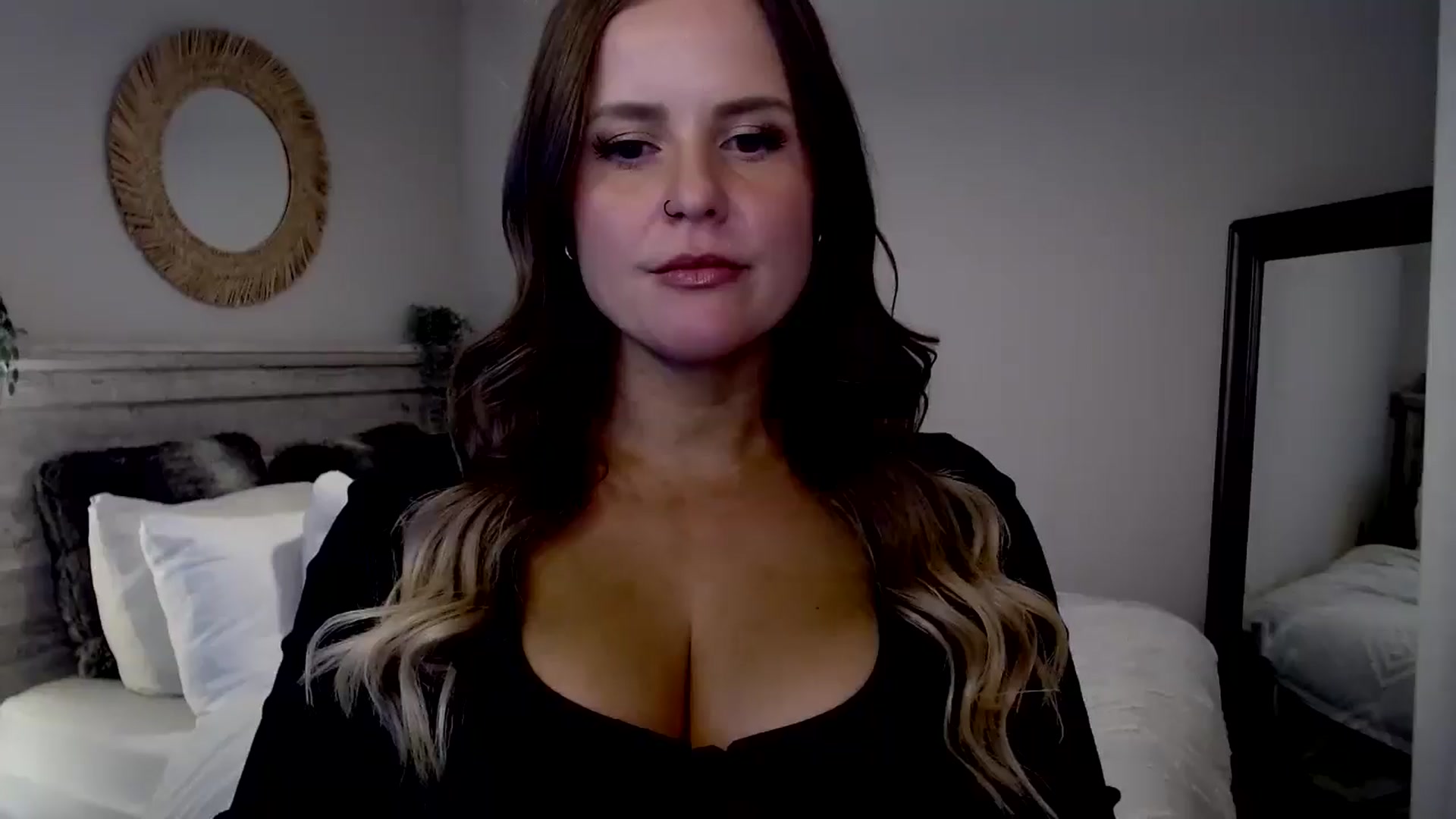 Gallery image thumbnail from lovemedaisy's myfreecams stream on, 10/25/2025, 08:38 image 3 of 20