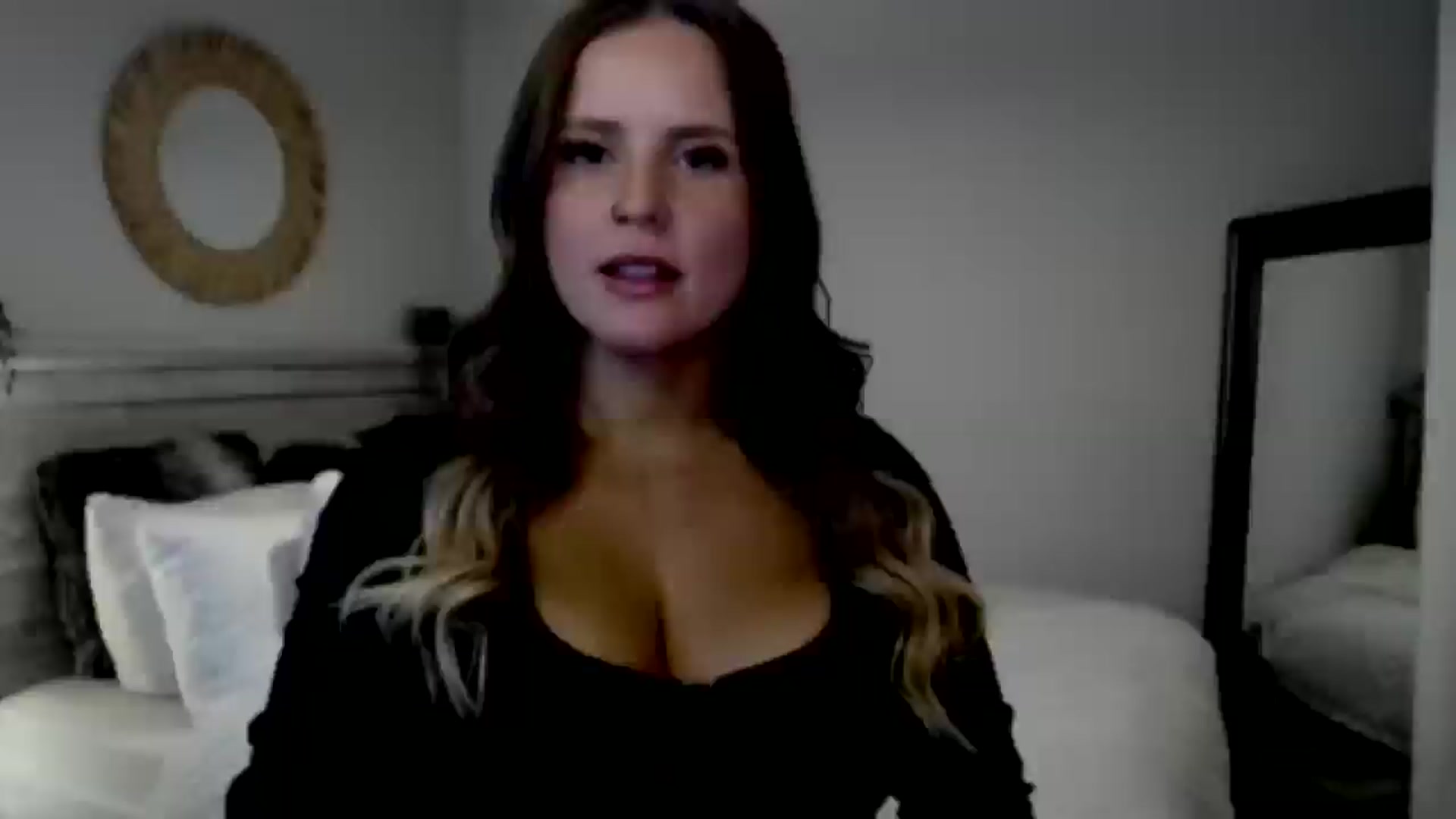 Gallery image thumbnail from lovemedaisy's myfreecams stream on, 10/25/2025, 08:38 image 5 of 20