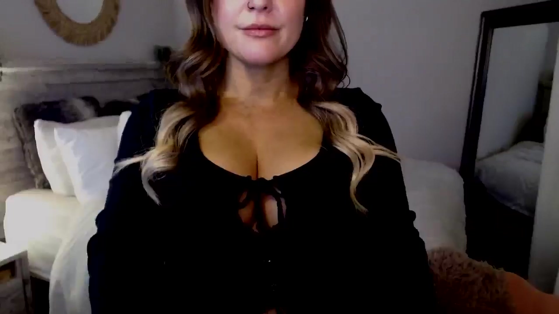 Gallery image thumbnail from lovemedaisy's myfreecams stream on, 10/25/2025, 09:07 image 2 of 20