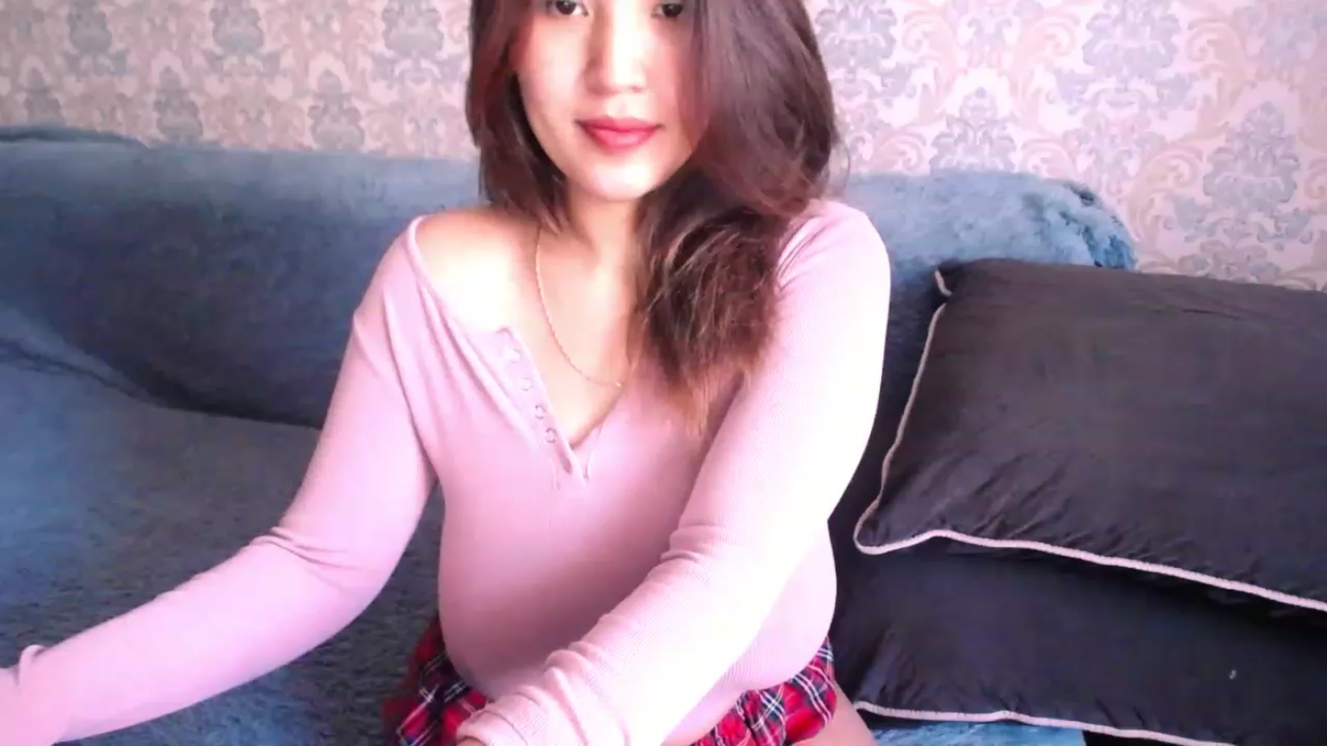 Gallery image thumbnail from lover_Kitten's myfreecams stream on, 04/03/2023, 06:26 image 16 of 20