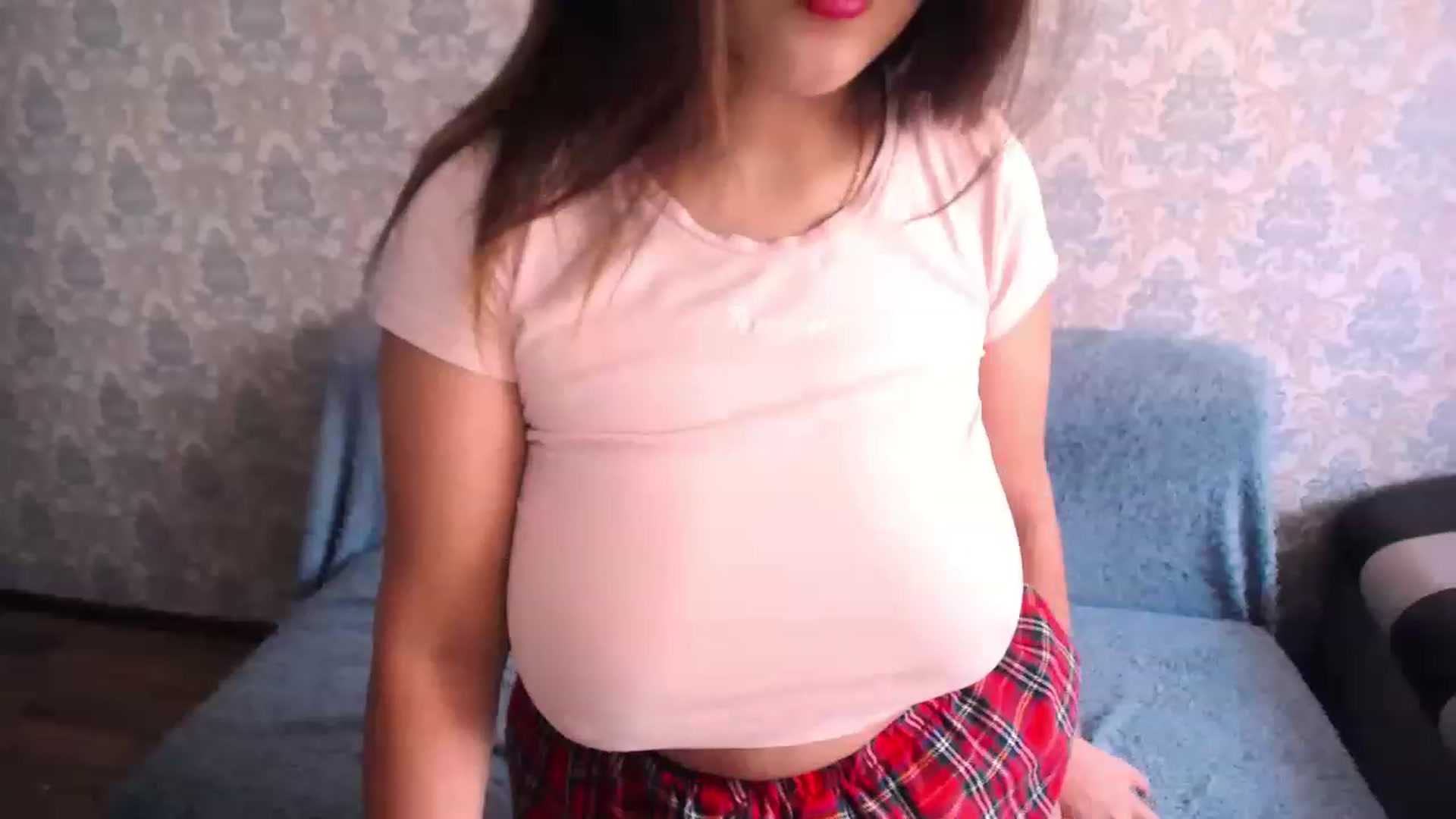 Gallery image thumbnail from lover_Kitten's myfreecams stream on, 06/18/2023, 06:51 image 10 of 20