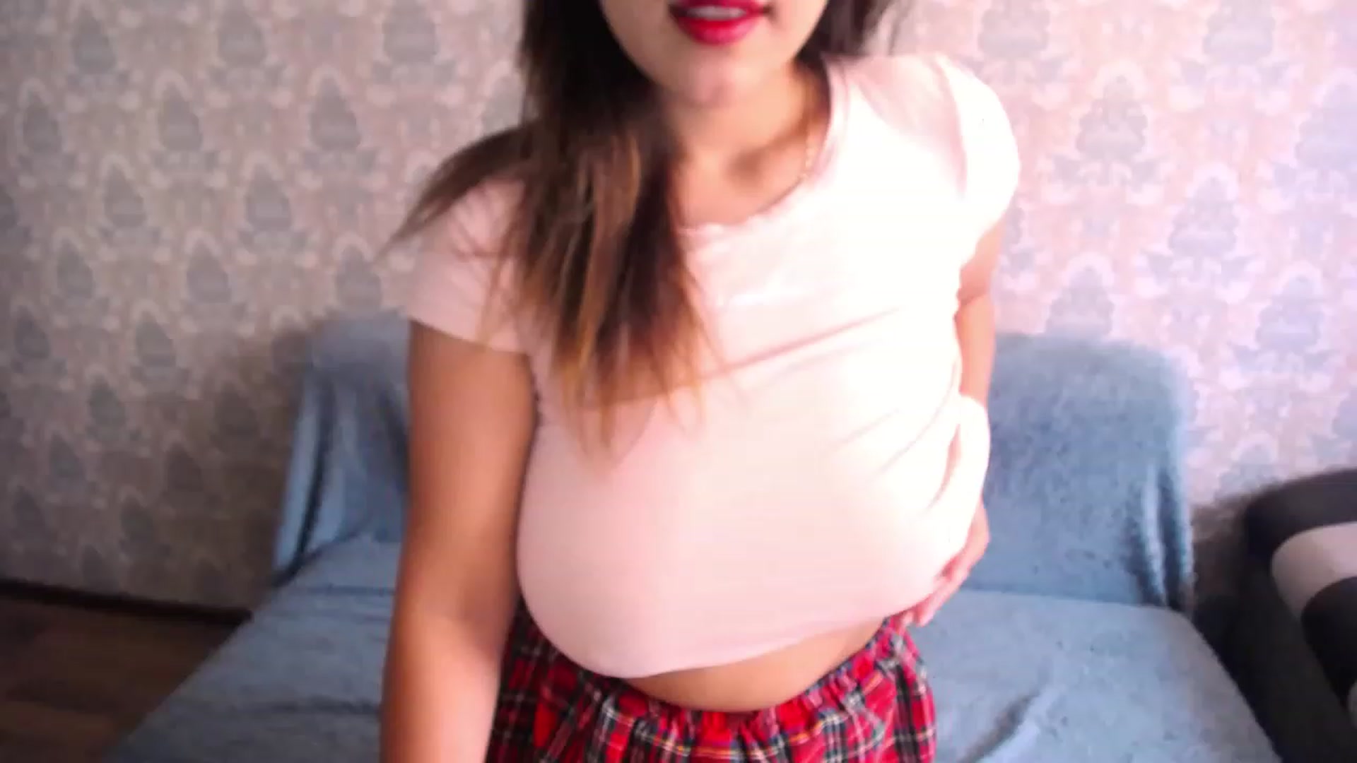 Gallery image thumbnail from lover_Kitten's myfreecams stream on, 06/18/2023, 06:51 image 9 of 20
