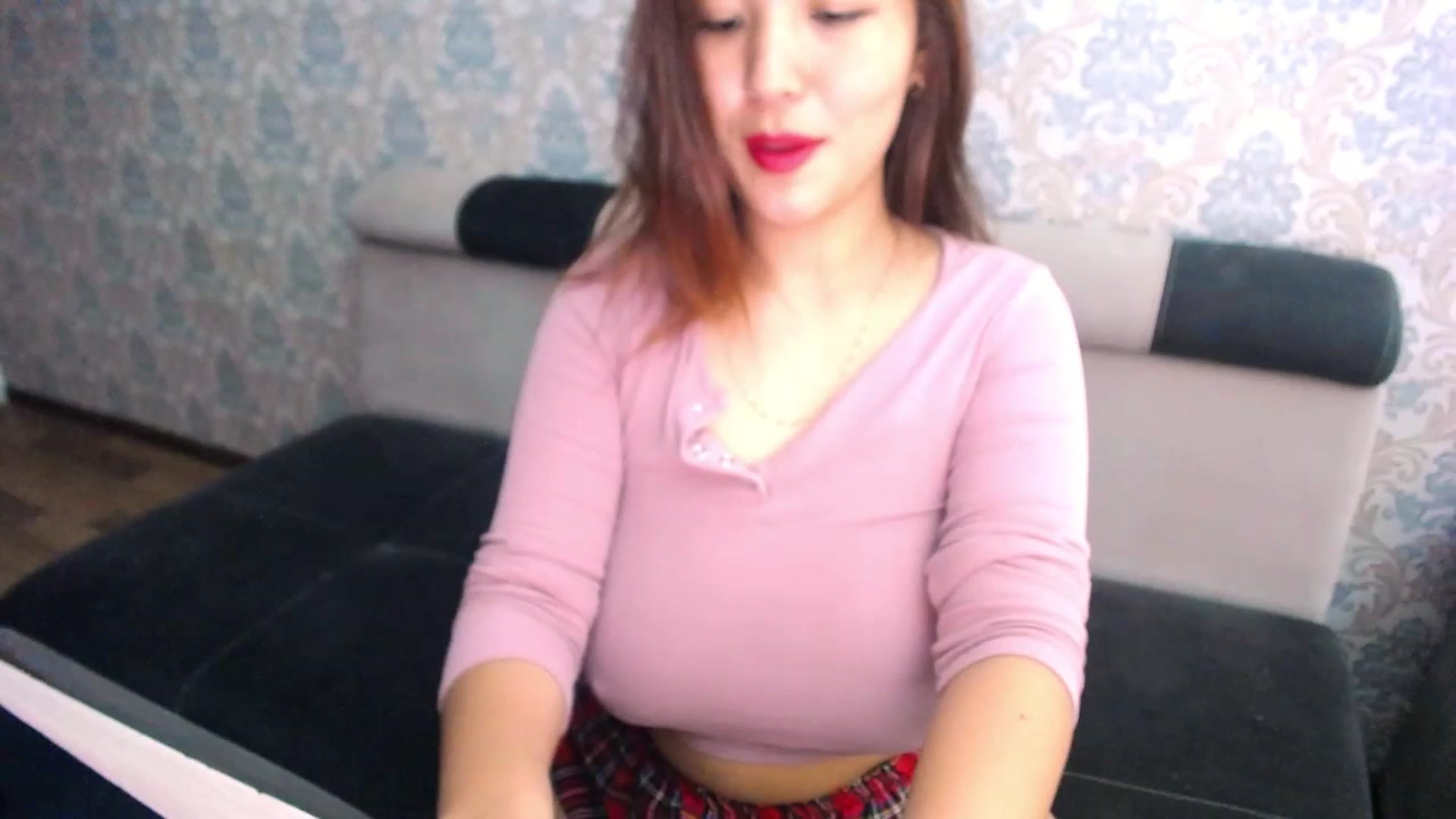 Gallery image thumbnail from lover_Kitten's myfreecams stream on, 07/08/2023, 12:19 image 10 of 20