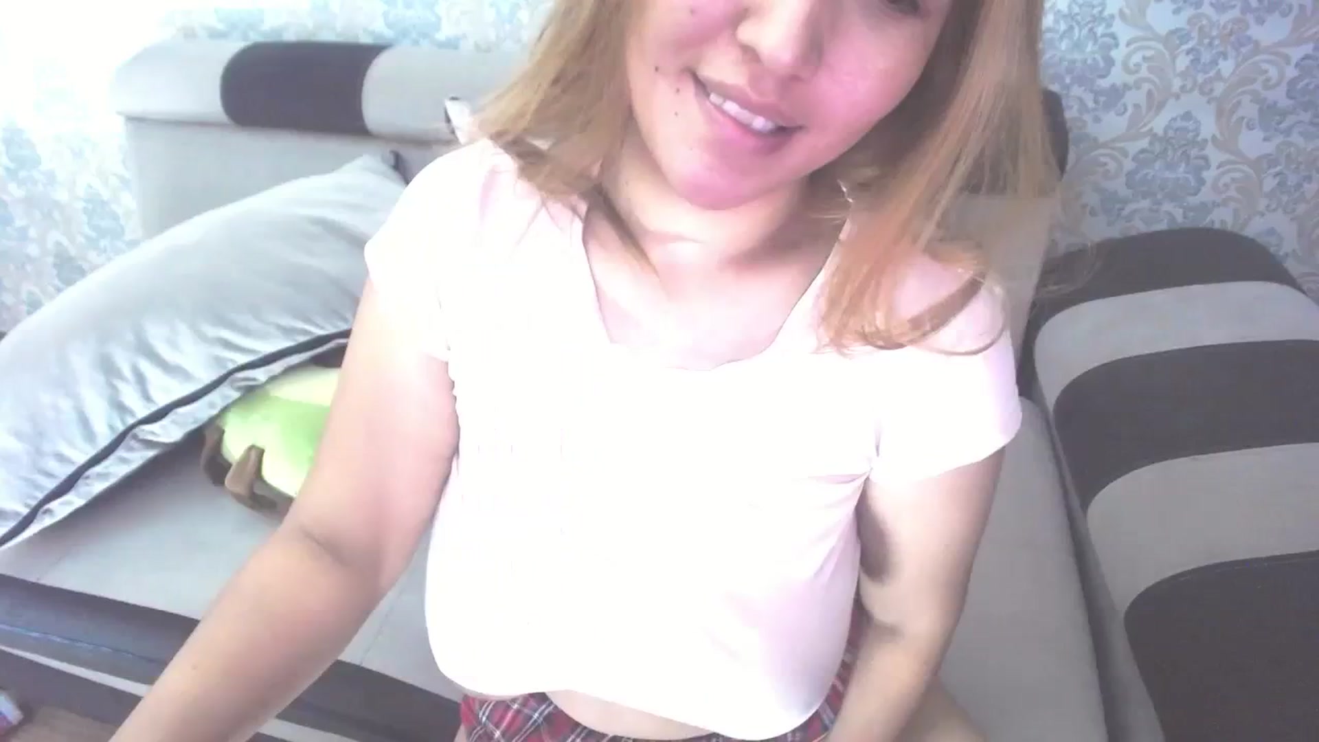 Gallery image thumbnail from lover_Kitten's myfreecams stream on, 11/15/2023, 12:59 image 16 of 20