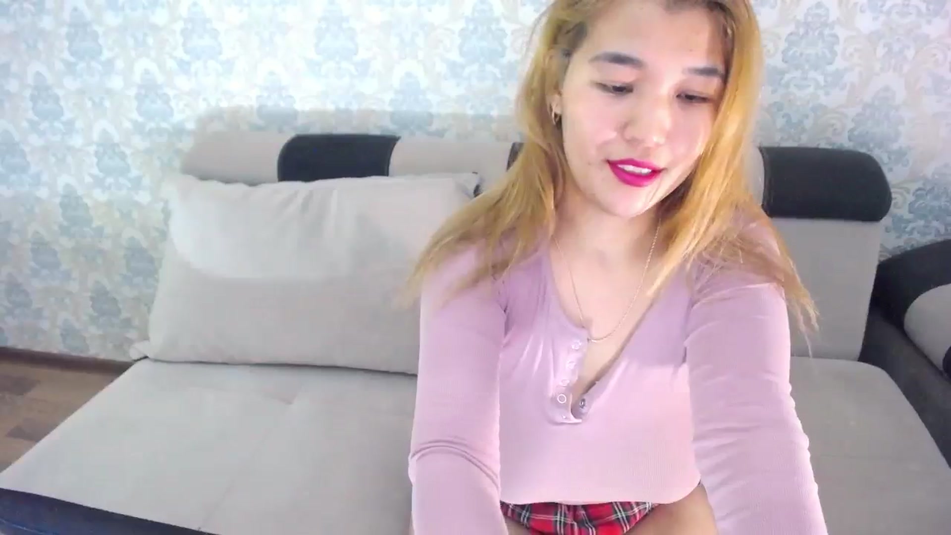 Gallery image thumbnail from lover_Kitten's myfreecams stream on, 12/09/2023, 13:20 image 6 of 20