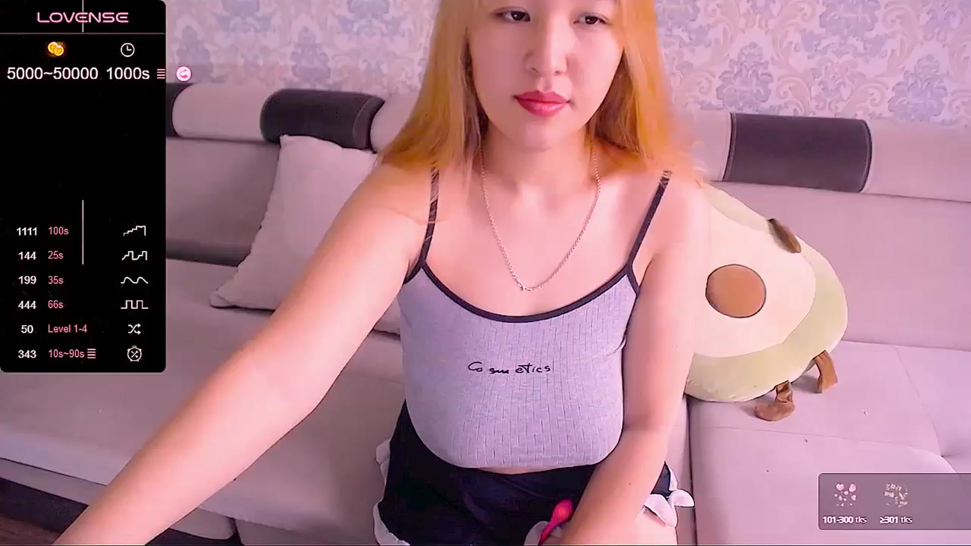 Gallery image thumbnail from lover_Kitten's myfreecams stream on, 03/19/2024, 07:52 image 6 of 20