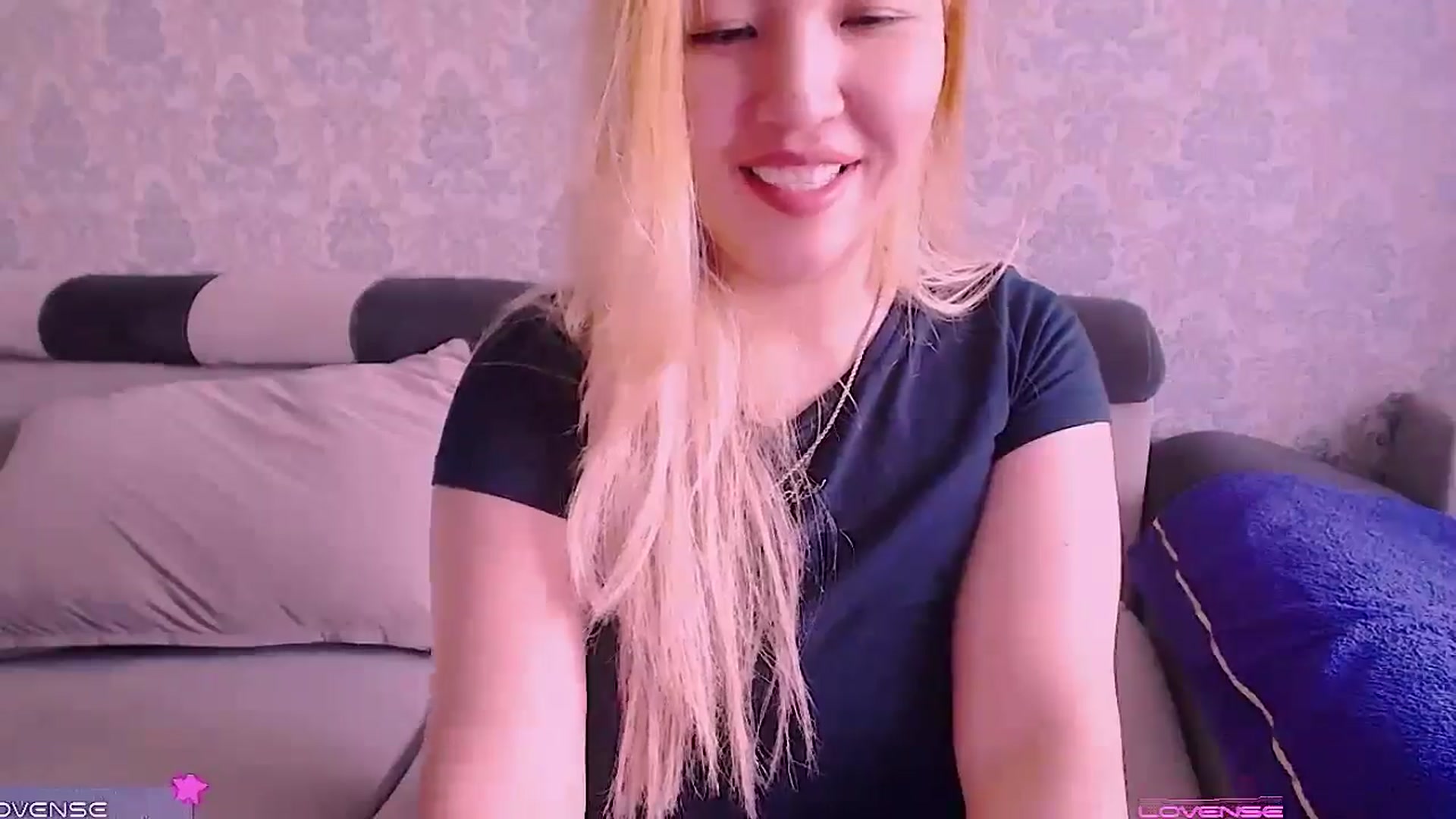 Gallery image thumbnail from lover_Kitten's myfreecams stream on, 04/15/2025, 05:53 image 16 of 20