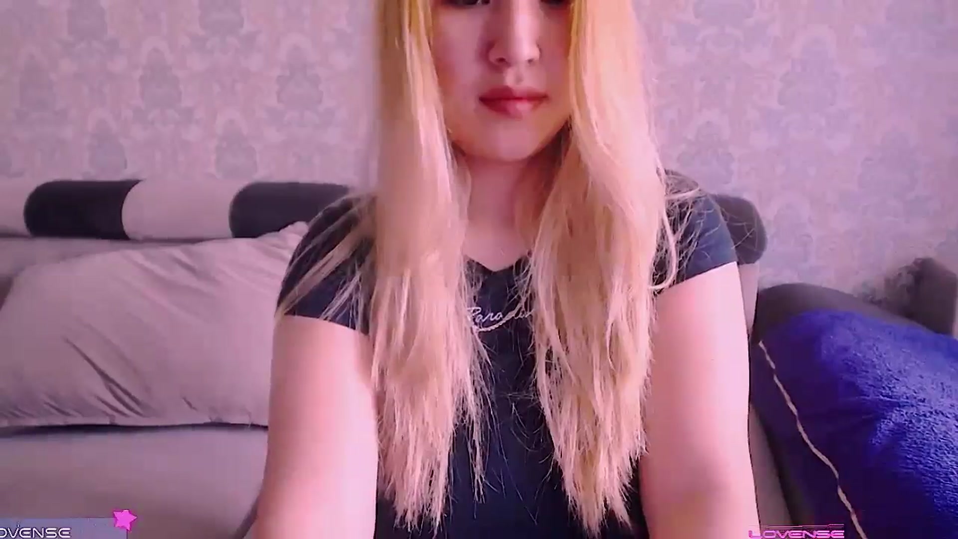 Gallery image thumbnail from lover_Kitten's myfreecams stream on, 04/15/2025, 05:53 image 12 of 20