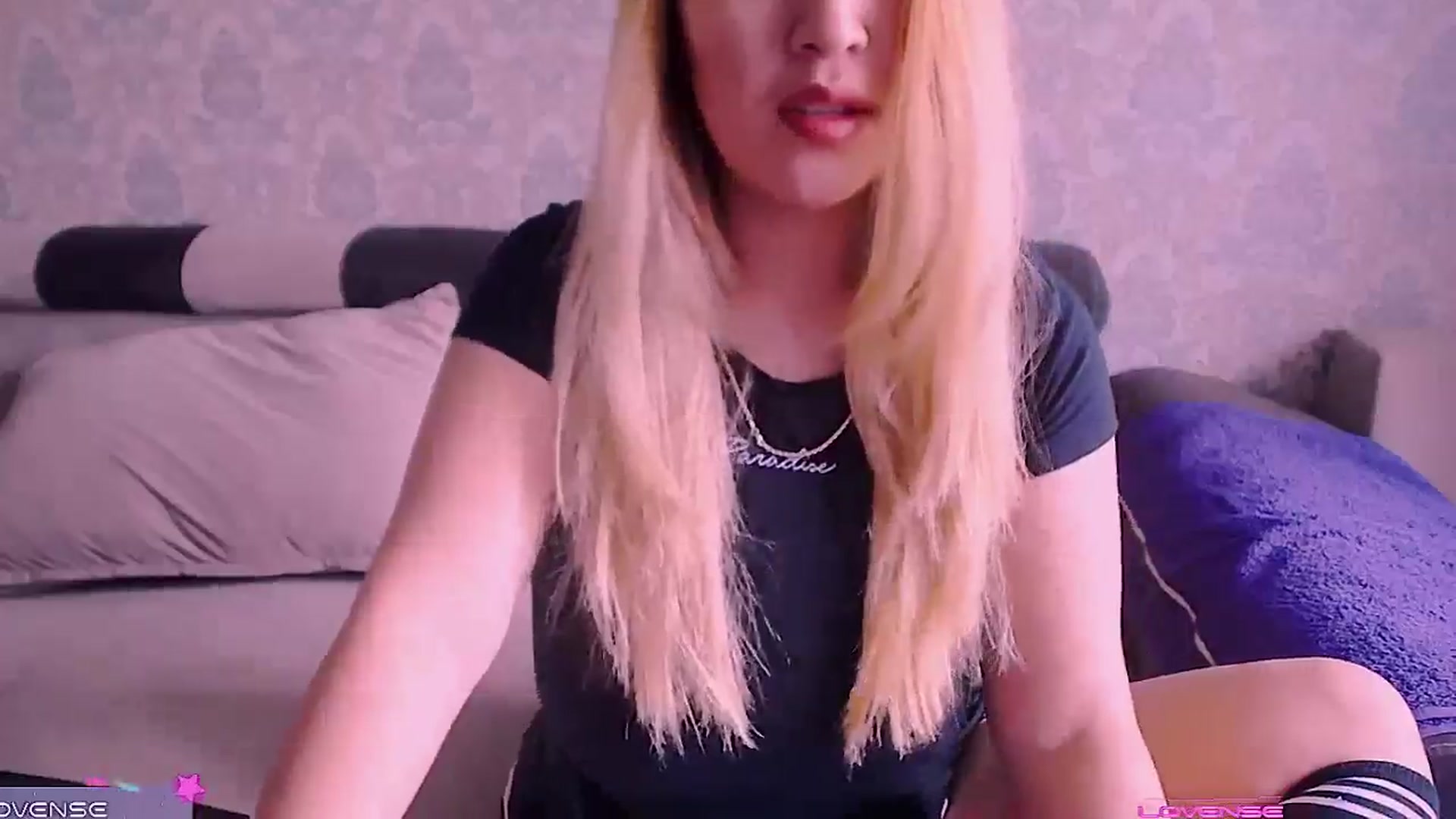 Gallery image thumbnail from lover_Kitten's myfreecams stream on, 04/15/2025, 05:53 image 3 of 20