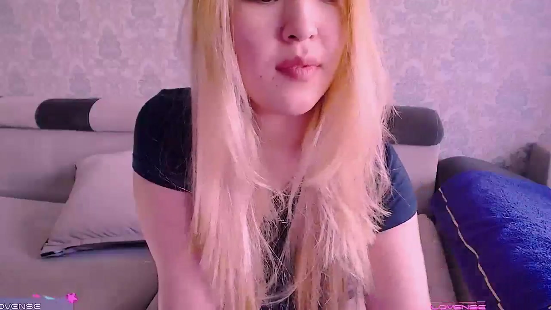 Gallery image thumbnail from lover_Kitten's myfreecams stream on, 04/15/2025, 05:53 image 19 of 20