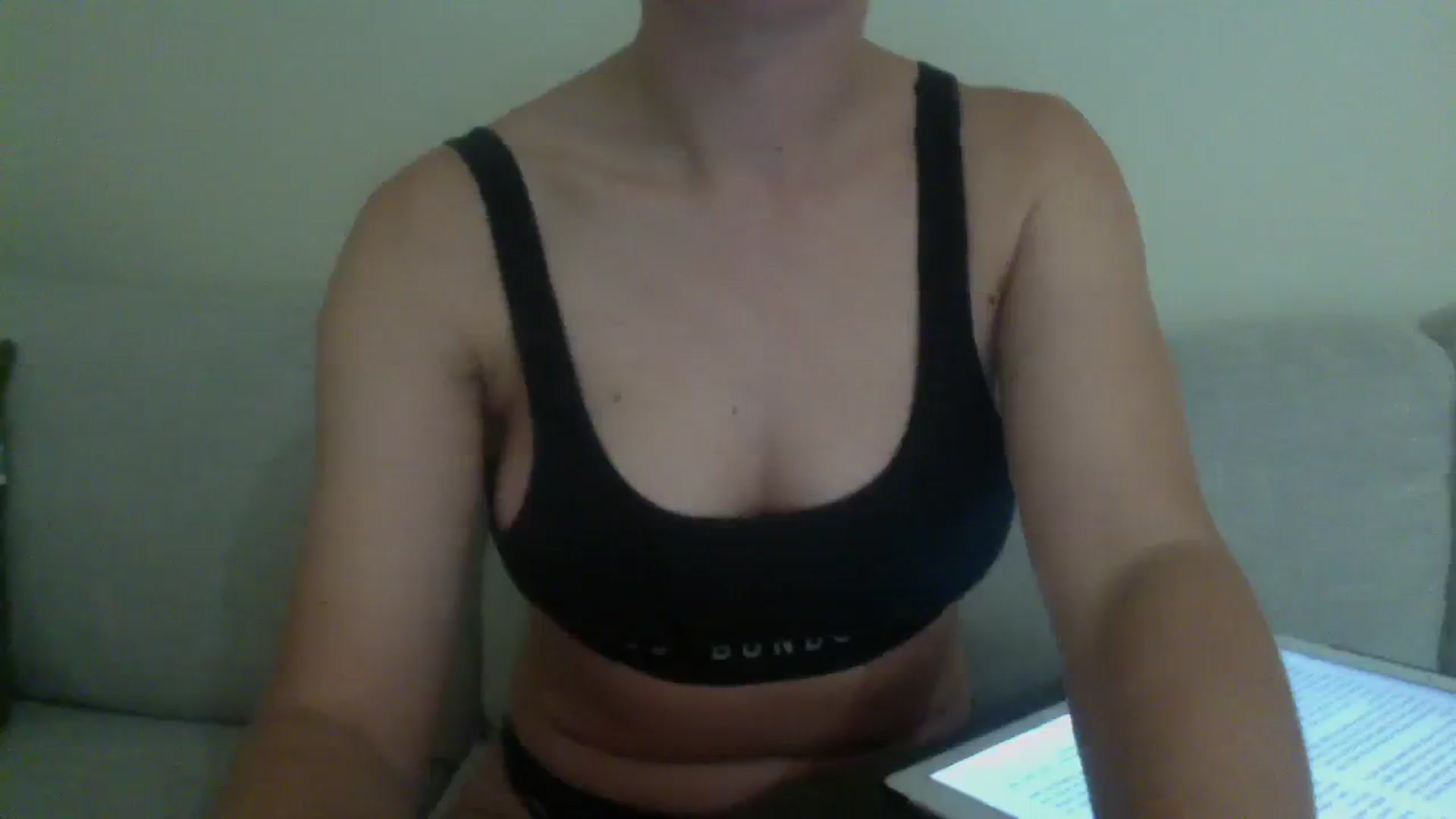 Gallery image thumbnail from loverosie69's myfreecams stream on, 12/02/2023, 09:31 image 10 of 20
