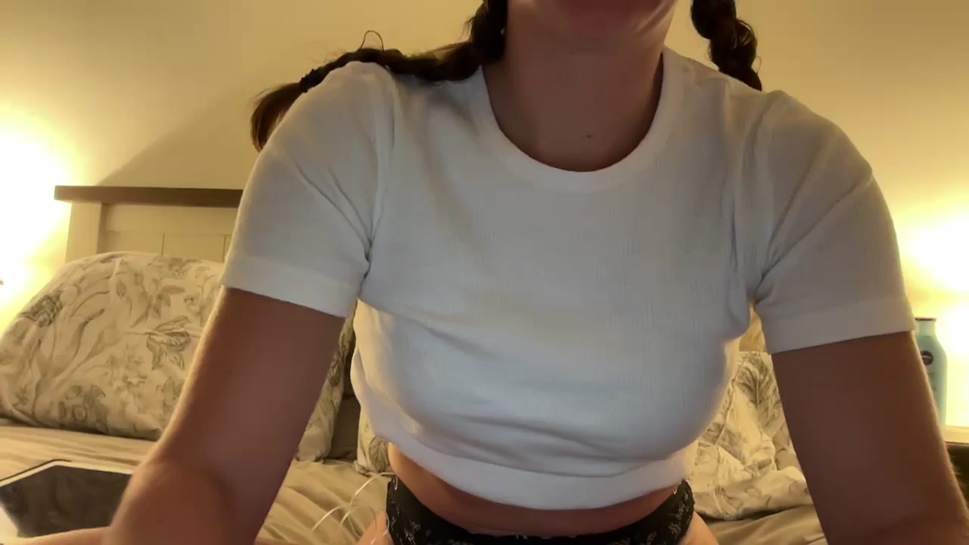 Gallery image thumbnail from loverosie69's myfreecams stream on, 03/11/2024, 09:26 image 9 of 20