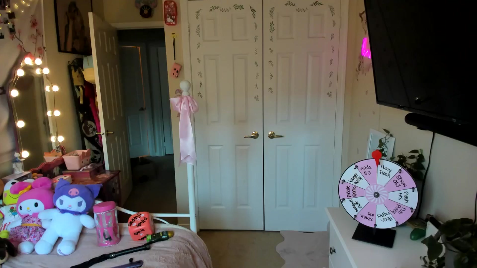 Gallery image thumbnail from lovesick's myfreecams stream on, 06/14/2024, 22:42 image 19 of 20