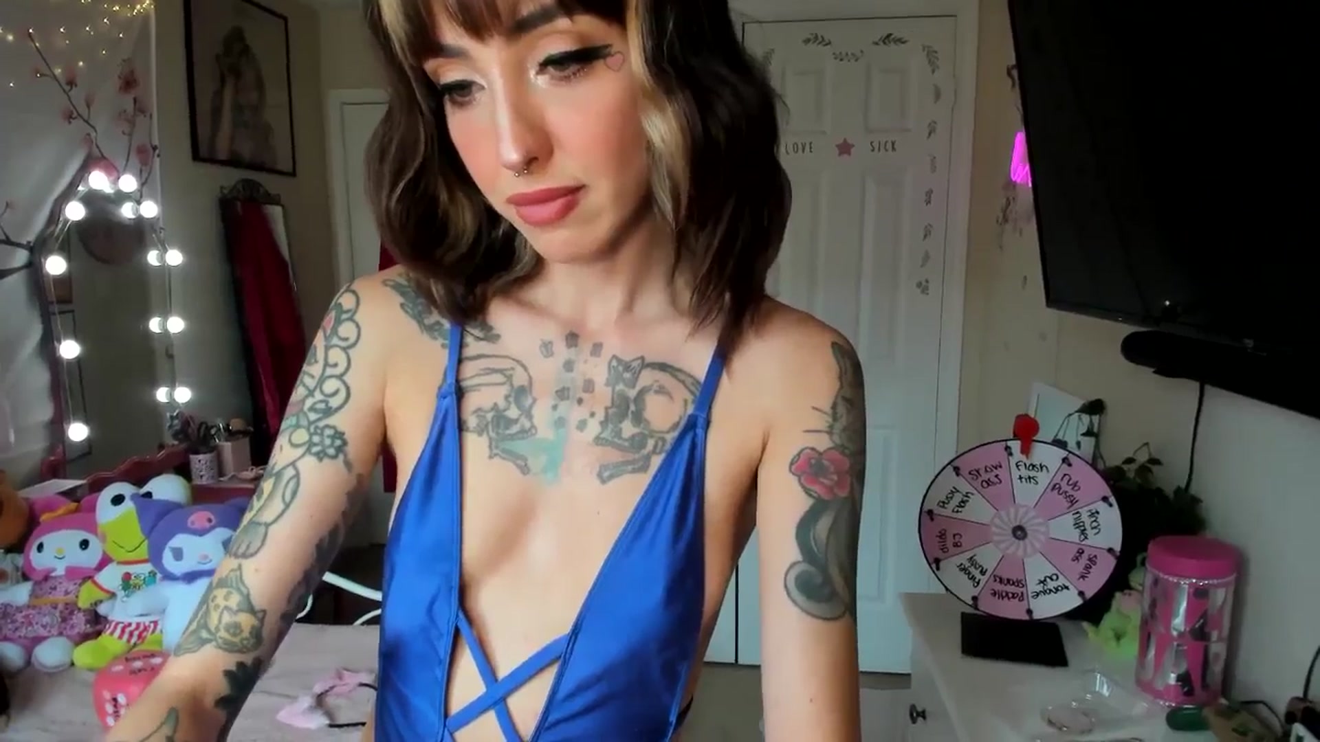 Gallery image thumbnail from lovesick's myfreecams stream on, 07/03/2024, 20:52 image 15 of 20