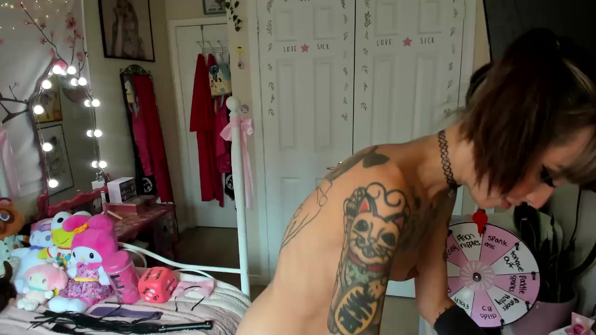 Gallery image thumbnail from lovesick's myfreecams stream on, 08/08/2024, 22:06 image 1 of 20