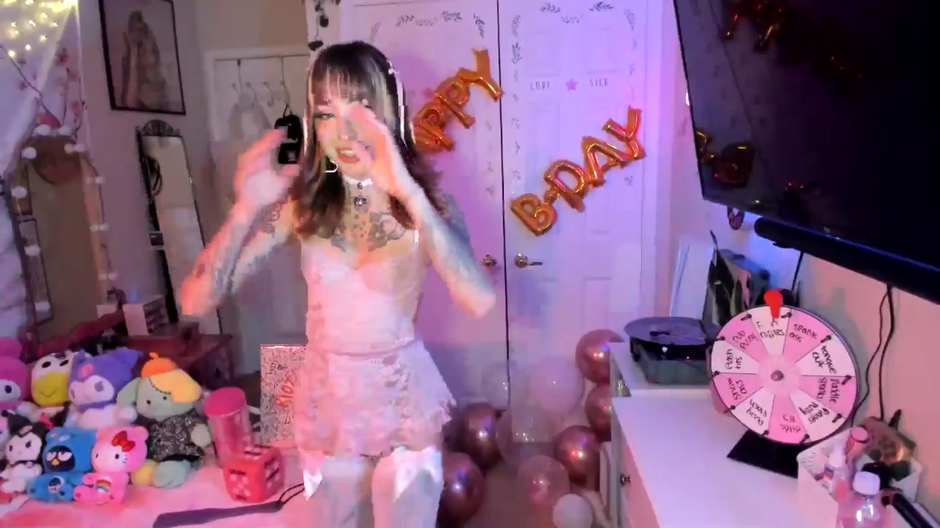Gallery image thumbnail from lovesick's myfreecams stream on, 11/02/2024, 23:21 image 9 of 20