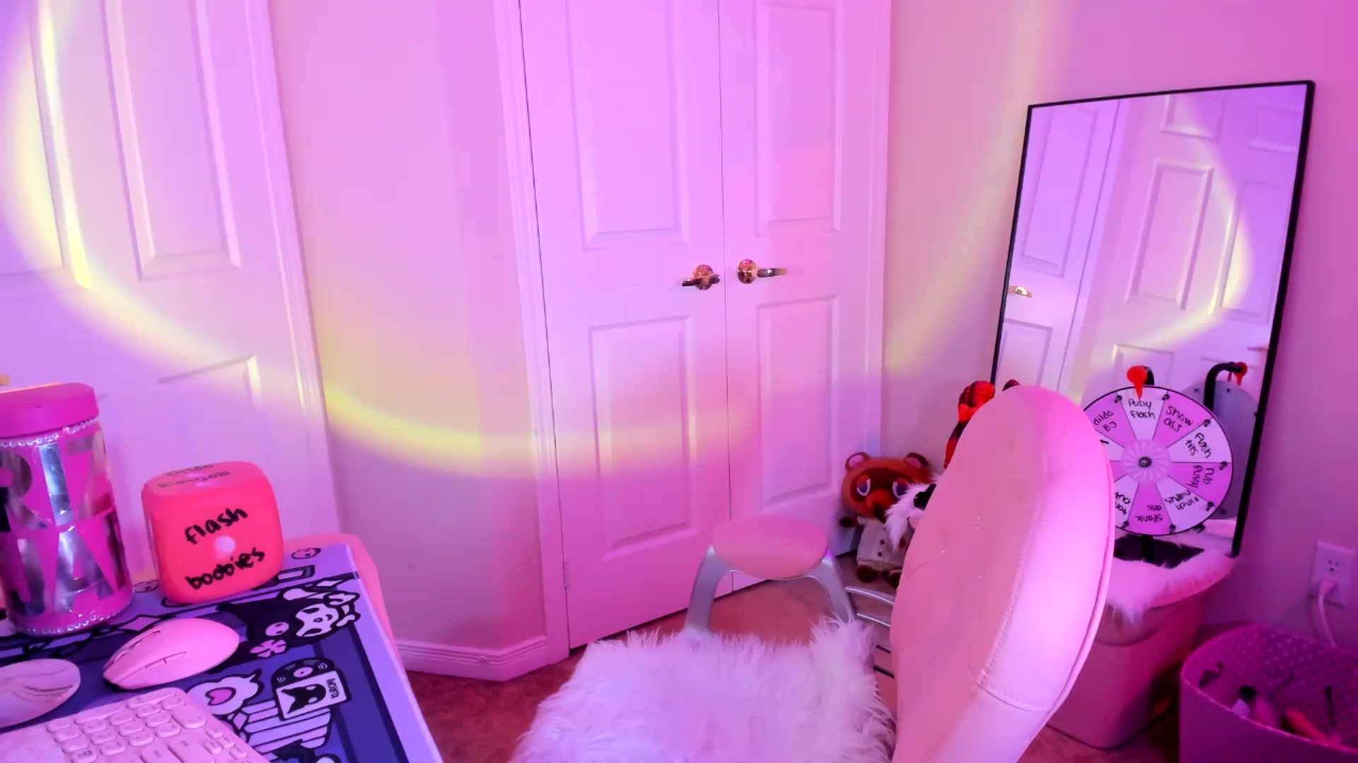 Gallery image thumbnail from lovesick's myfreecams stream on, 11/11/2024, 01:11 image 20 of 20