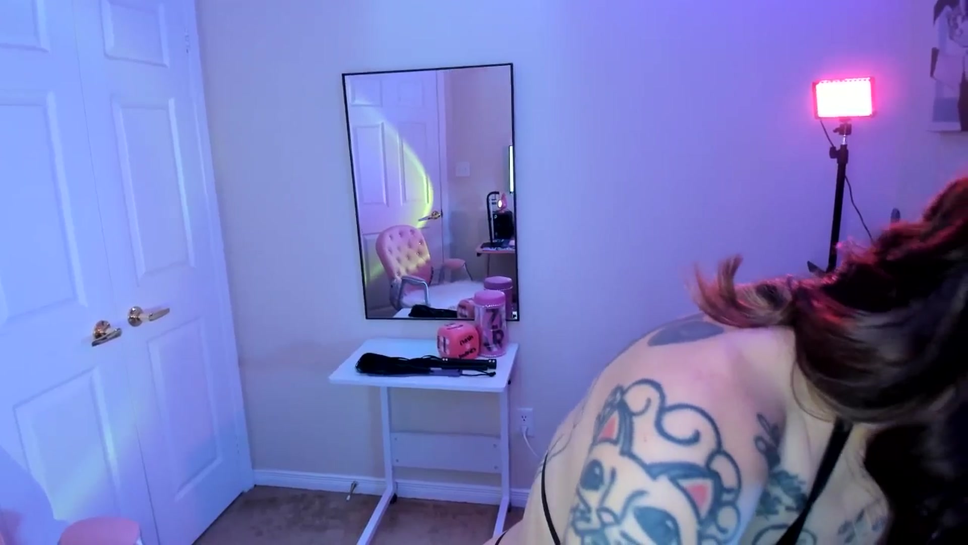 Gallery image thumbnail from lovesick's myfreecams stream on, 12/01/2024, 22:10 image 4 of 20