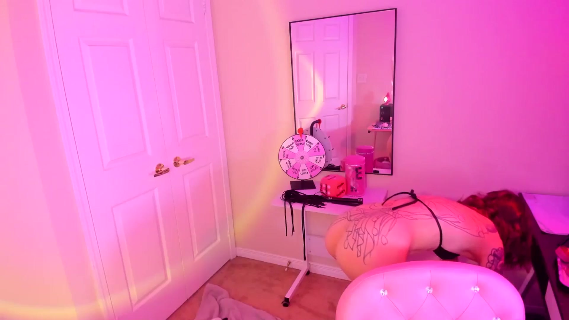 Gallery image thumbnail from lovesick's myfreecams stream on, 12/01/2024, 23:54 image 10 of 20