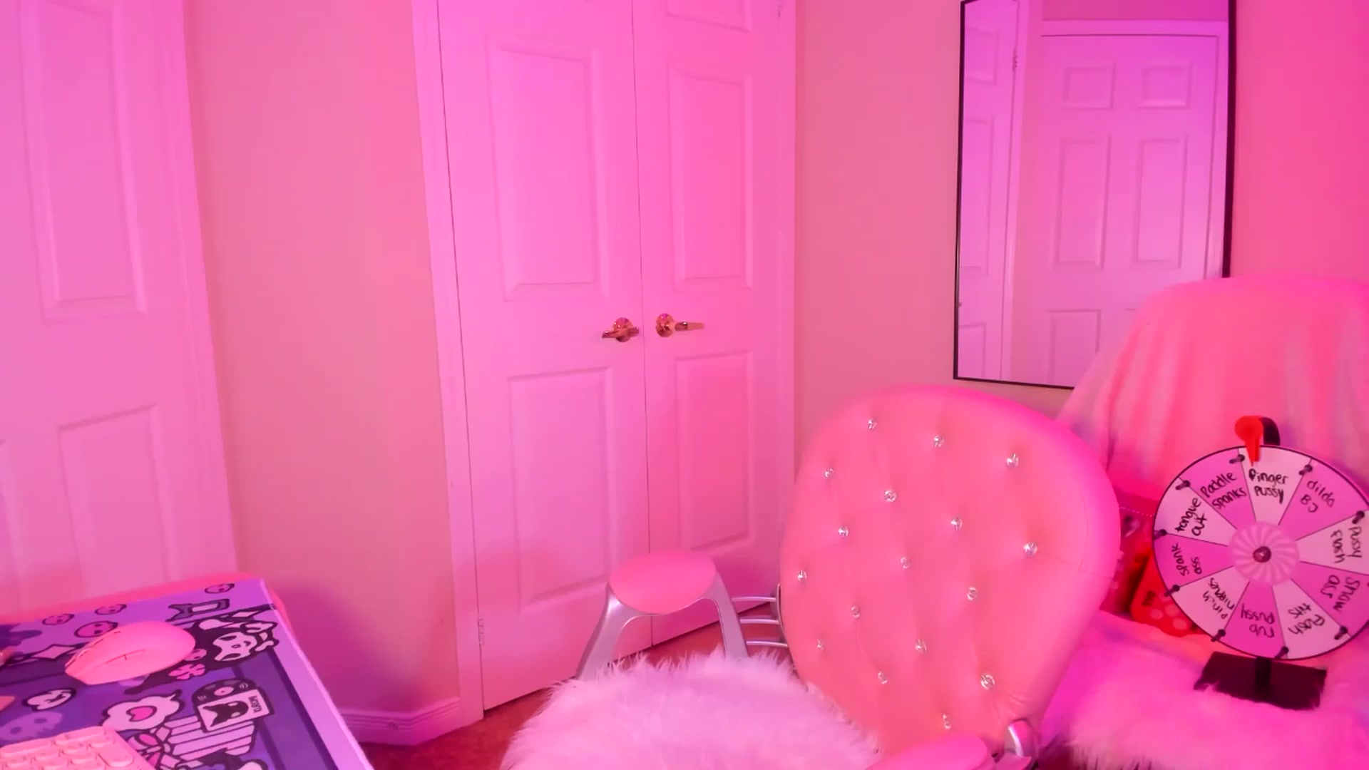 Gallery image thumbnail from lovesick's myfreecams stream on, 12/05/2024, 22:49 image 11 of 20