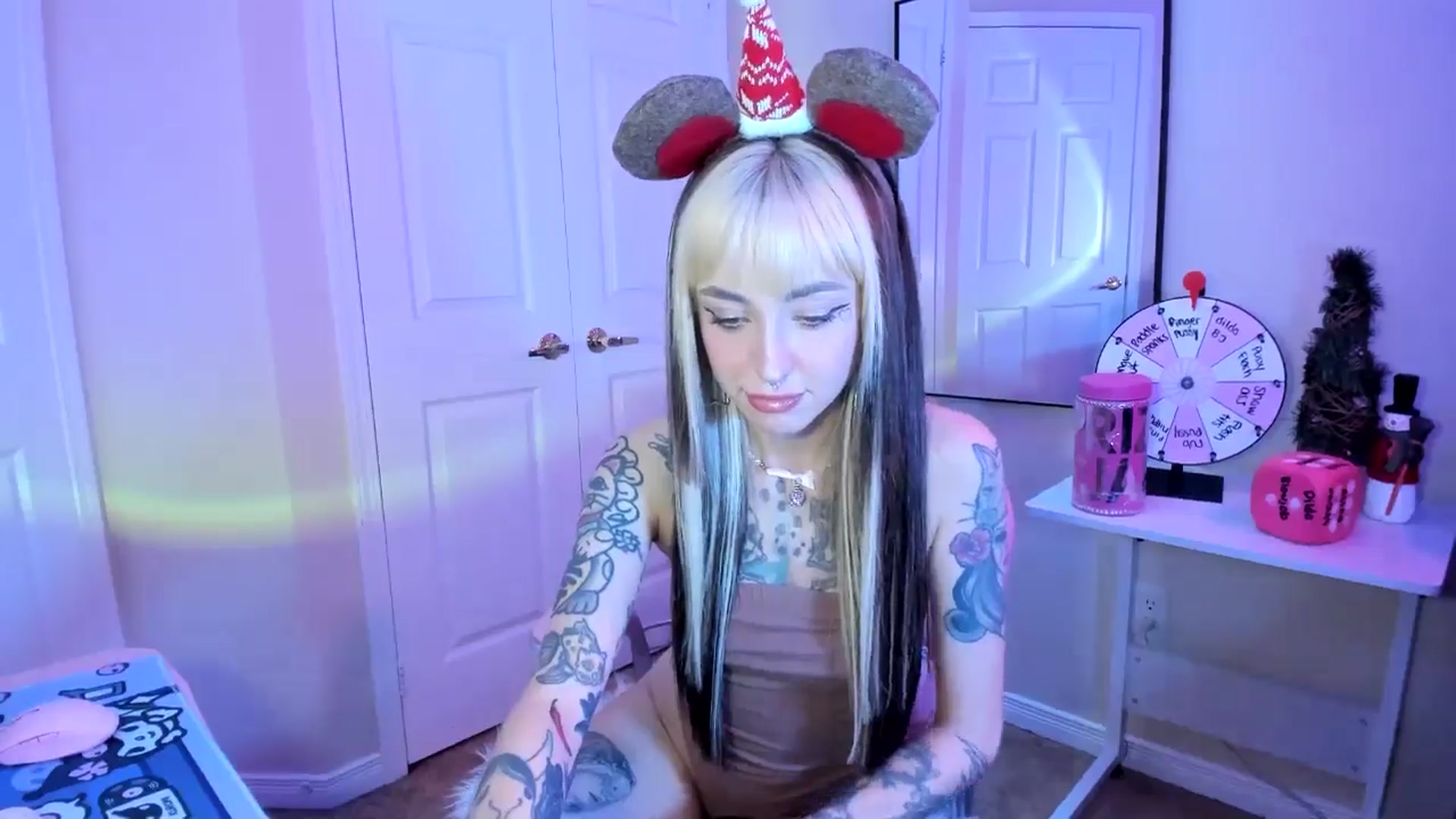 Gallery image thumbnail from lovesick's myfreecams stream on, 12/13/2024, 23:59 image 3 of 20
