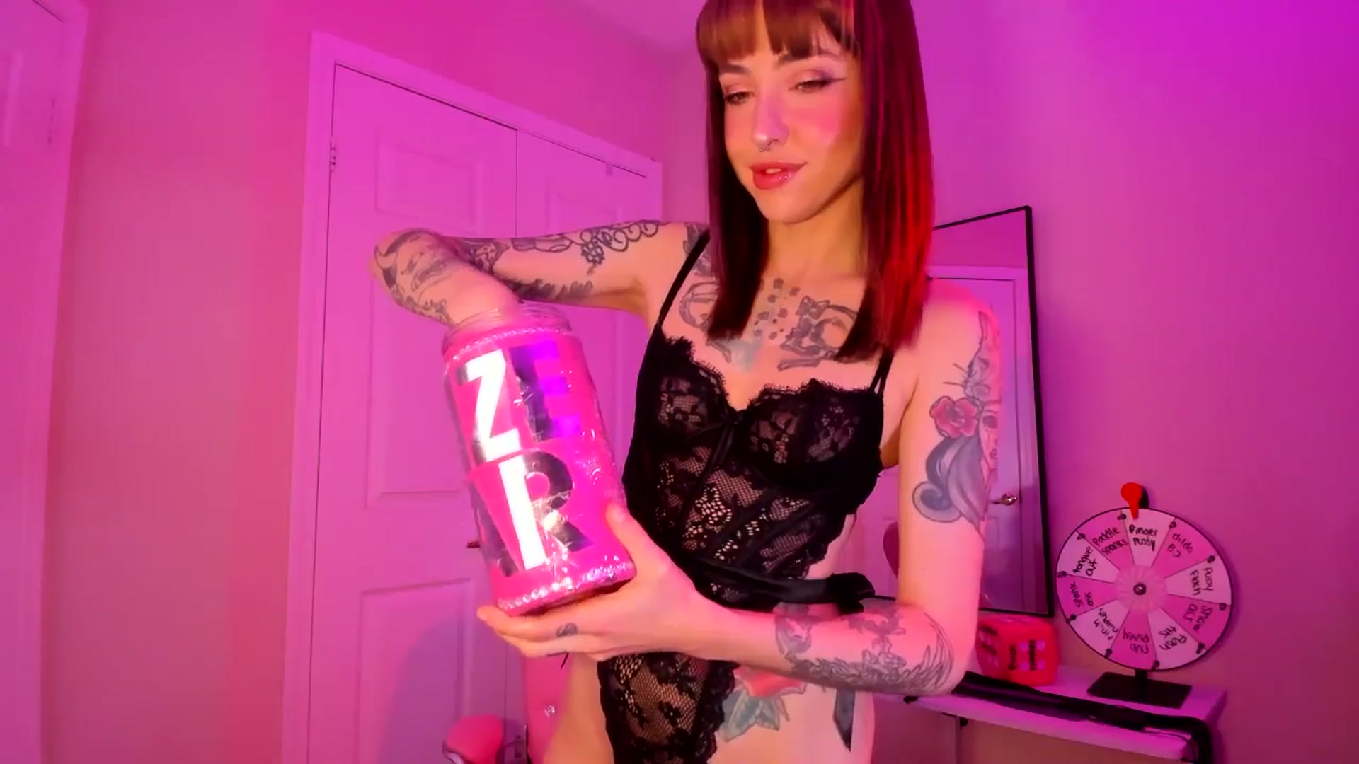 Gallery image thumbnail from lovesick's myfreecams stream on, 12/28/2024, 22:55 image 8 of 20