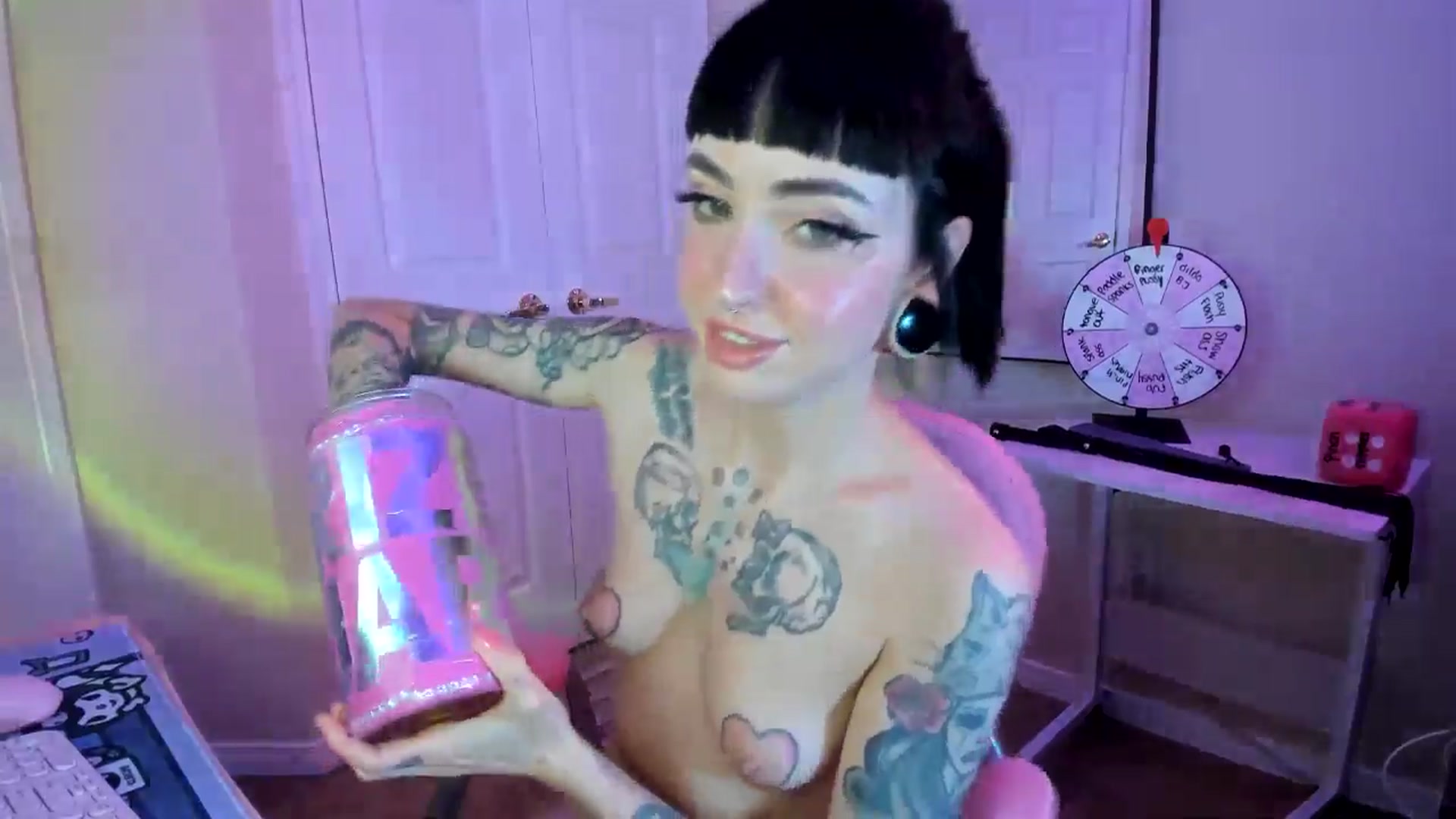 Gallery image thumbnail from lovesick's myfreecams stream on, 01/12/2025, 02:12 image 4 of 20