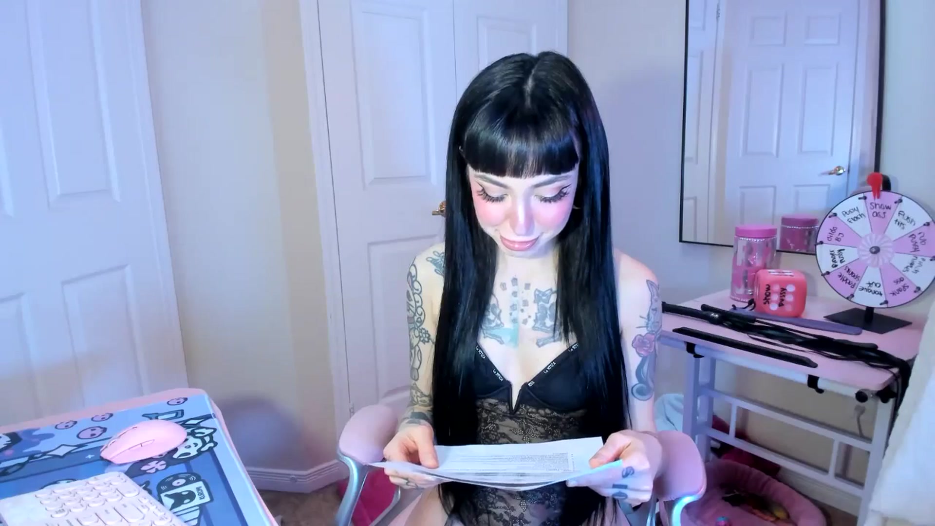 Gallery image thumbnail from lovesick's myfreecams stream on, 01/23/2025, 22:23 image 13 of 20