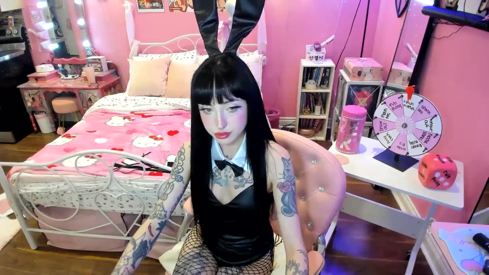 Gallery image thumbnail from lovesick's myfreecams stream on, 04/20/2025, 22:47 image 8 of 20