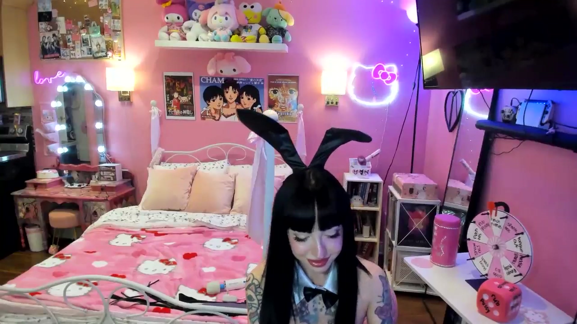Gallery image thumbnail from lovesick's myfreecams stream on, 04/21/2025, 24:28 image 15 of 20