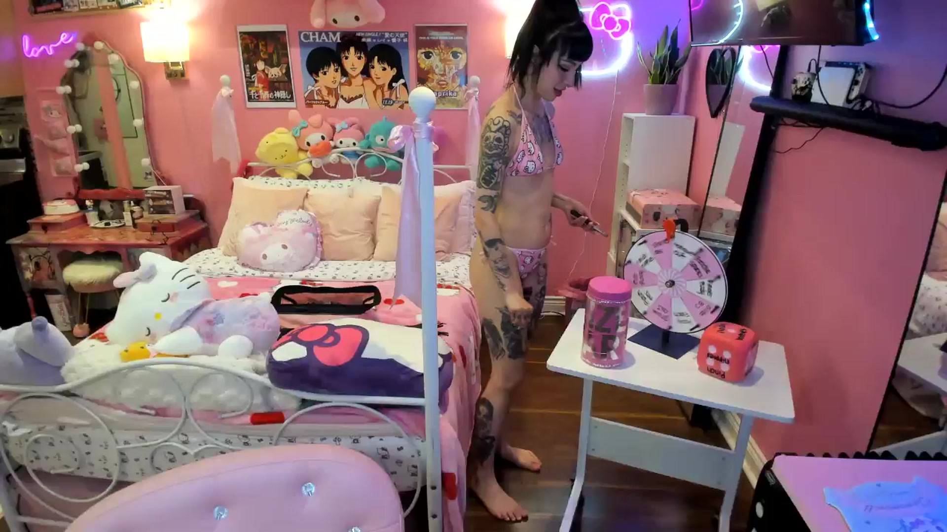 Gallery image thumbnail from lovesick's myfreecams stream on, 05/05/2025, 24:06 image 3 of 20