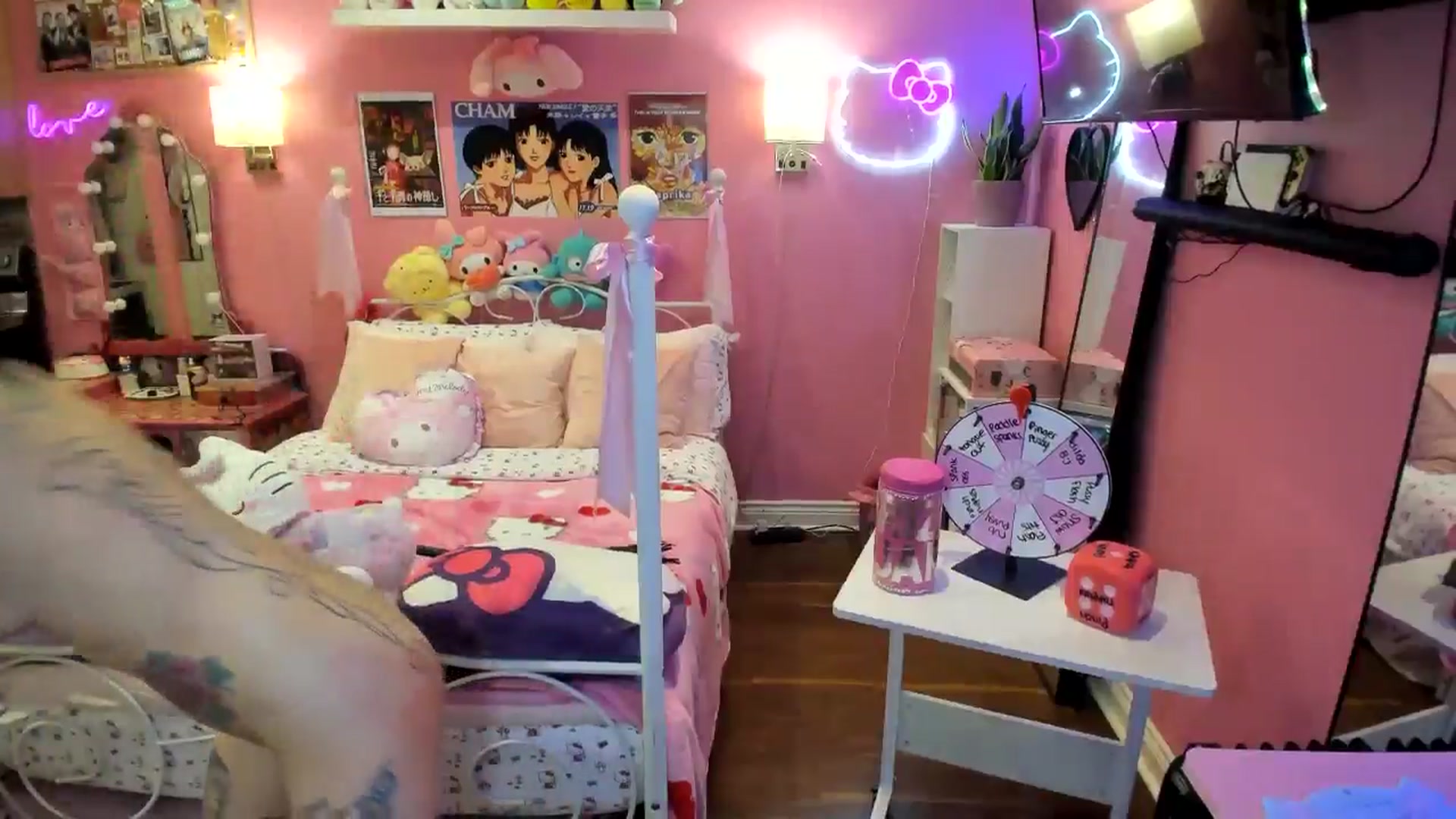 Gallery image thumbnail from lovesick's myfreecams stream on, 05/05/2025, 24:06 image 4 of 20