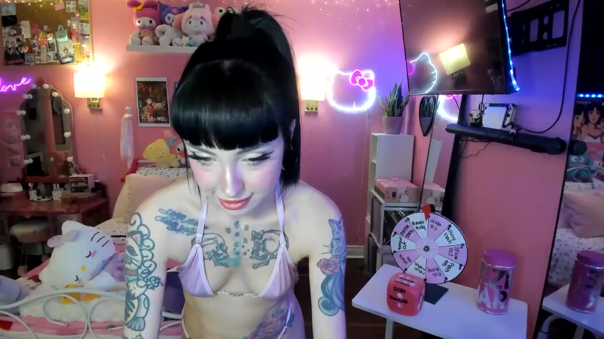Gallery image thumbnail from lovesick's myfreecams stream on, 05/11/2025, 22:32 image 7 of 20