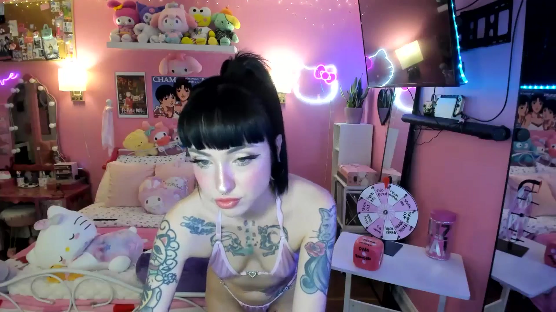 Gallery image thumbnail from lovesick's myfreecams stream on, 05/11/2025, 23:57 image 2 of 20