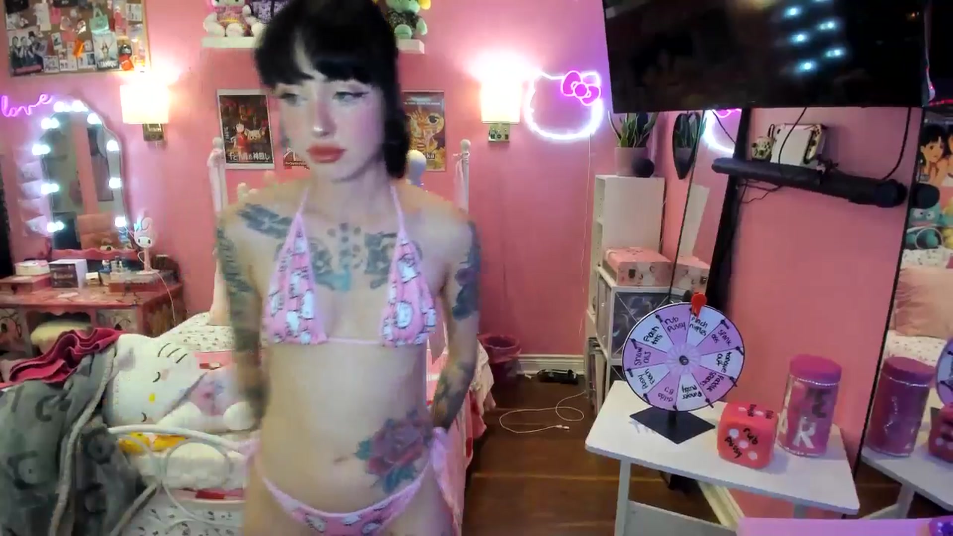 Gallery image thumbnail from lovesick's myfreecams stream on, 06/15/2025, 21:41 image 6 of 20