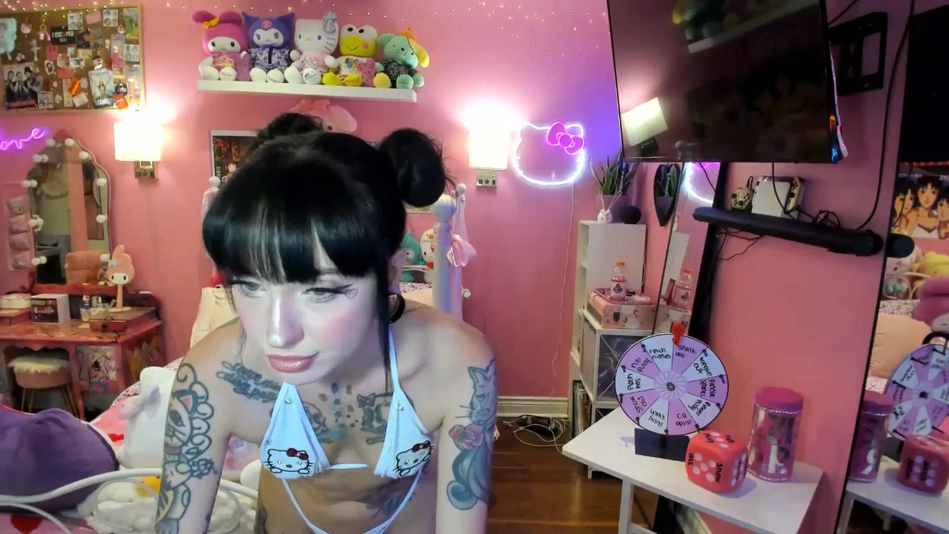 Gallery image thumbnail from lovesick's myfreecams stream on, 08/04/2025, 22:36 image 5 of 20