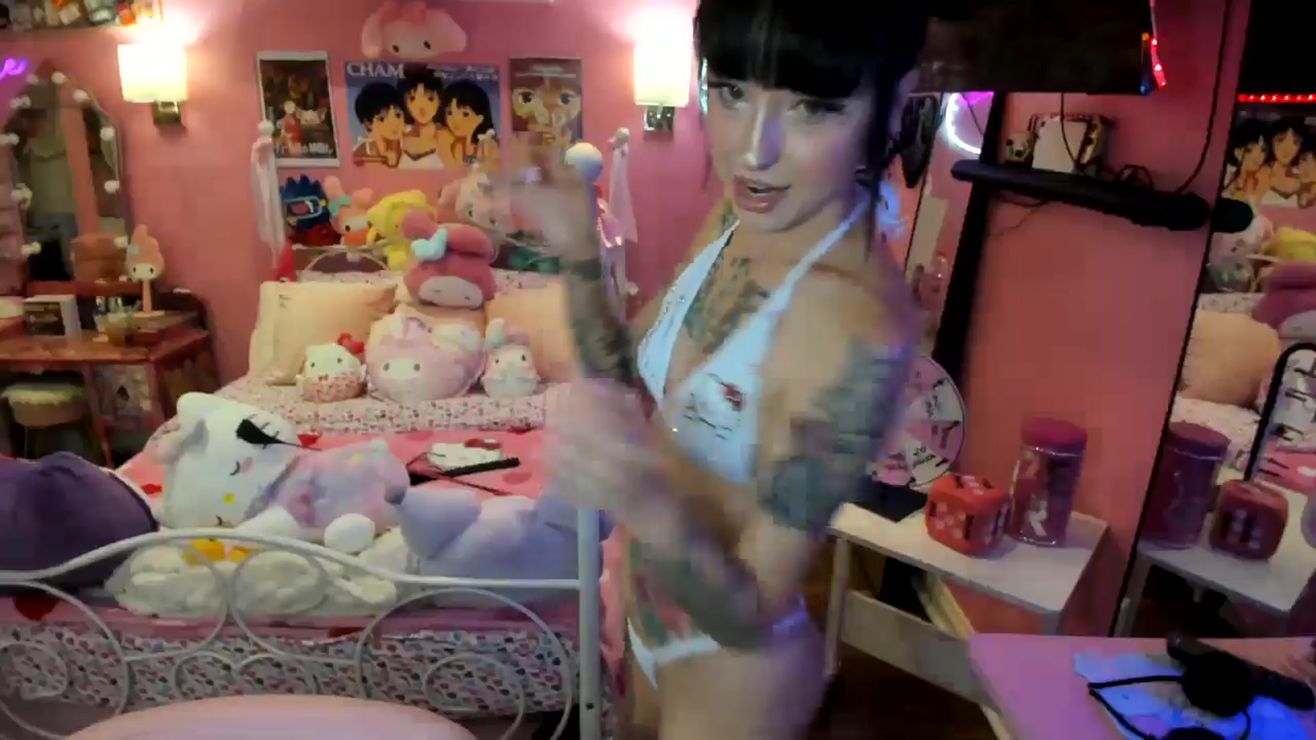 Gallery image thumbnail from lovesick's myfreecams stream on, 08/04/2025, 22:36 image 19 of 20