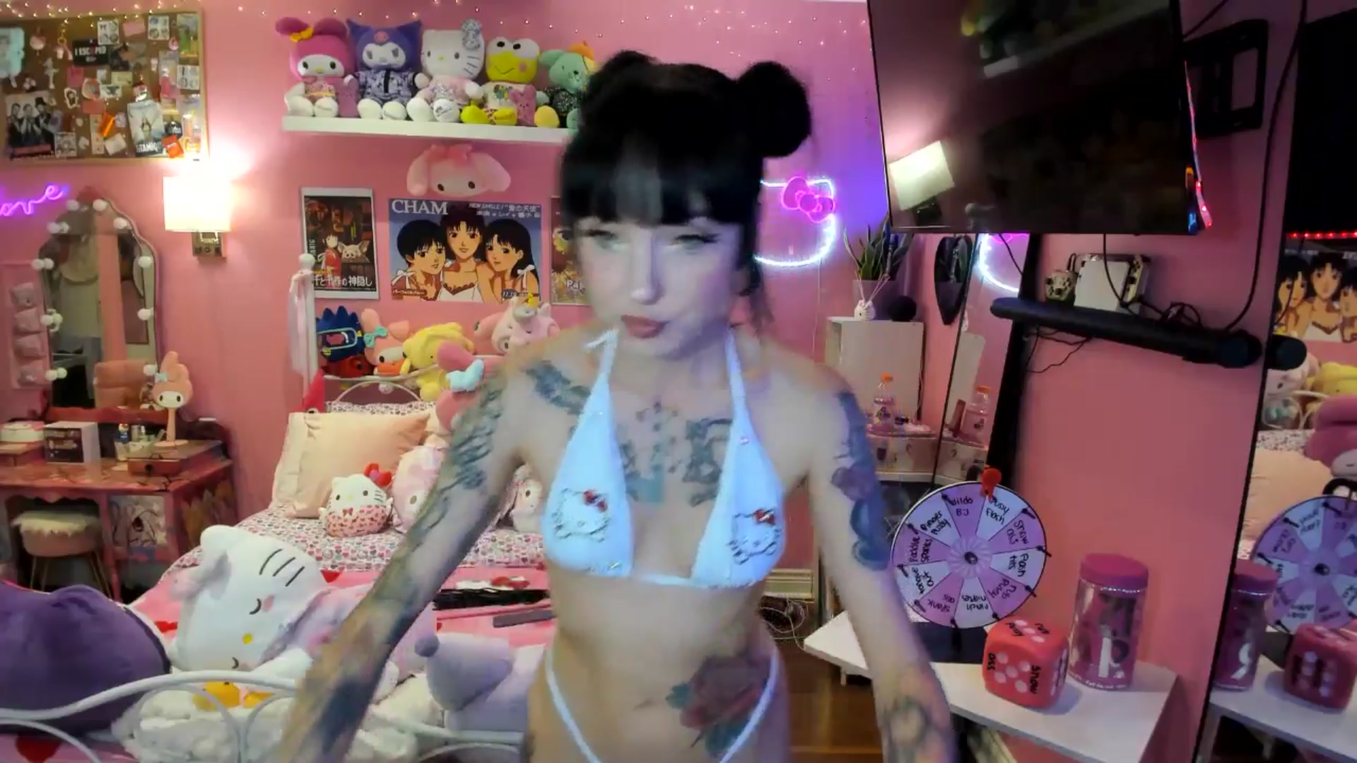 Gallery image thumbnail from lovesick's myfreecams stream on, 08/04/2025, 22:36 image 10 of 20