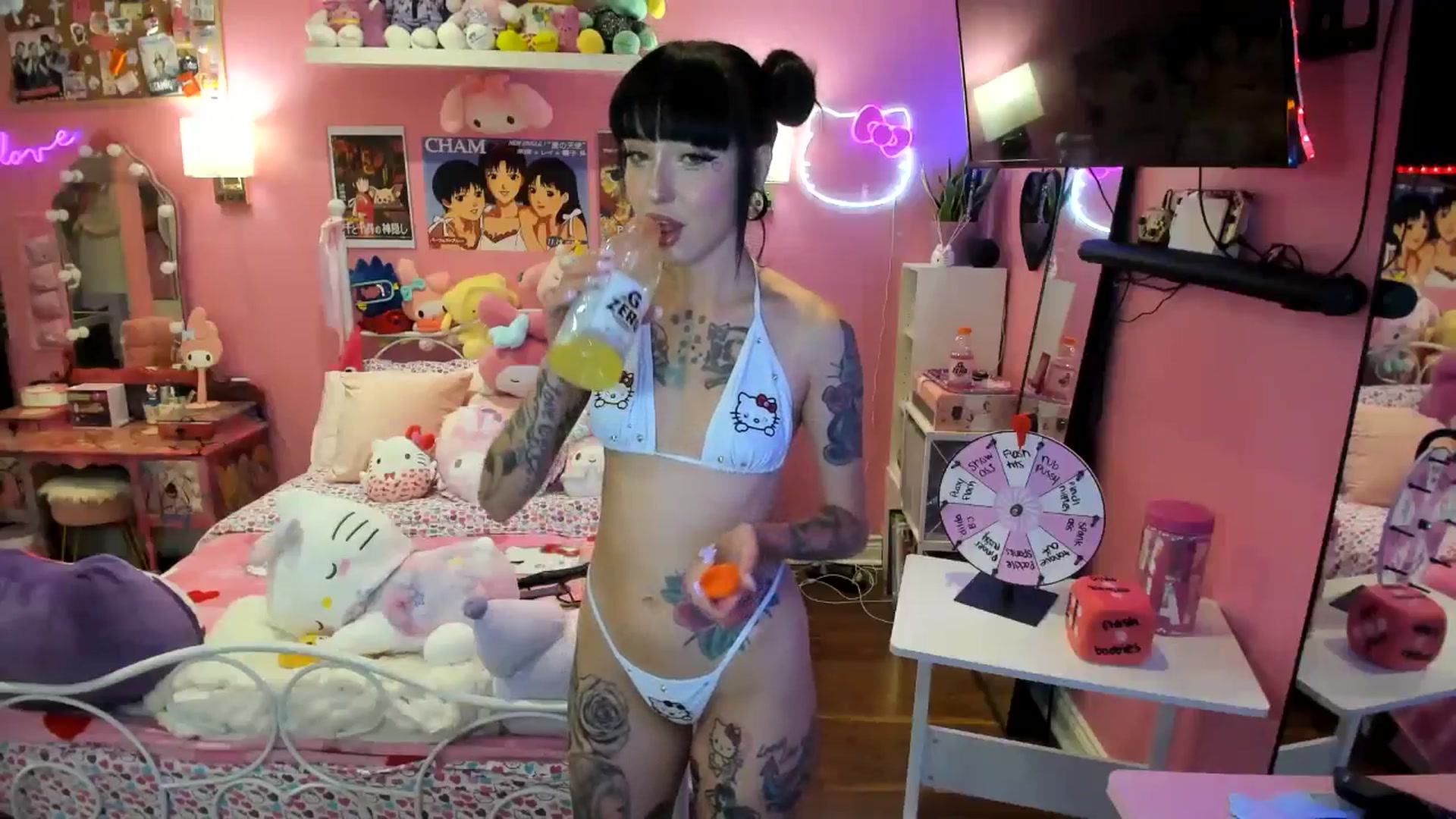 Gallery image thumbnail from lovesick's myfreecams stream on, 08/04/2025, 23:52 image 15 of 20