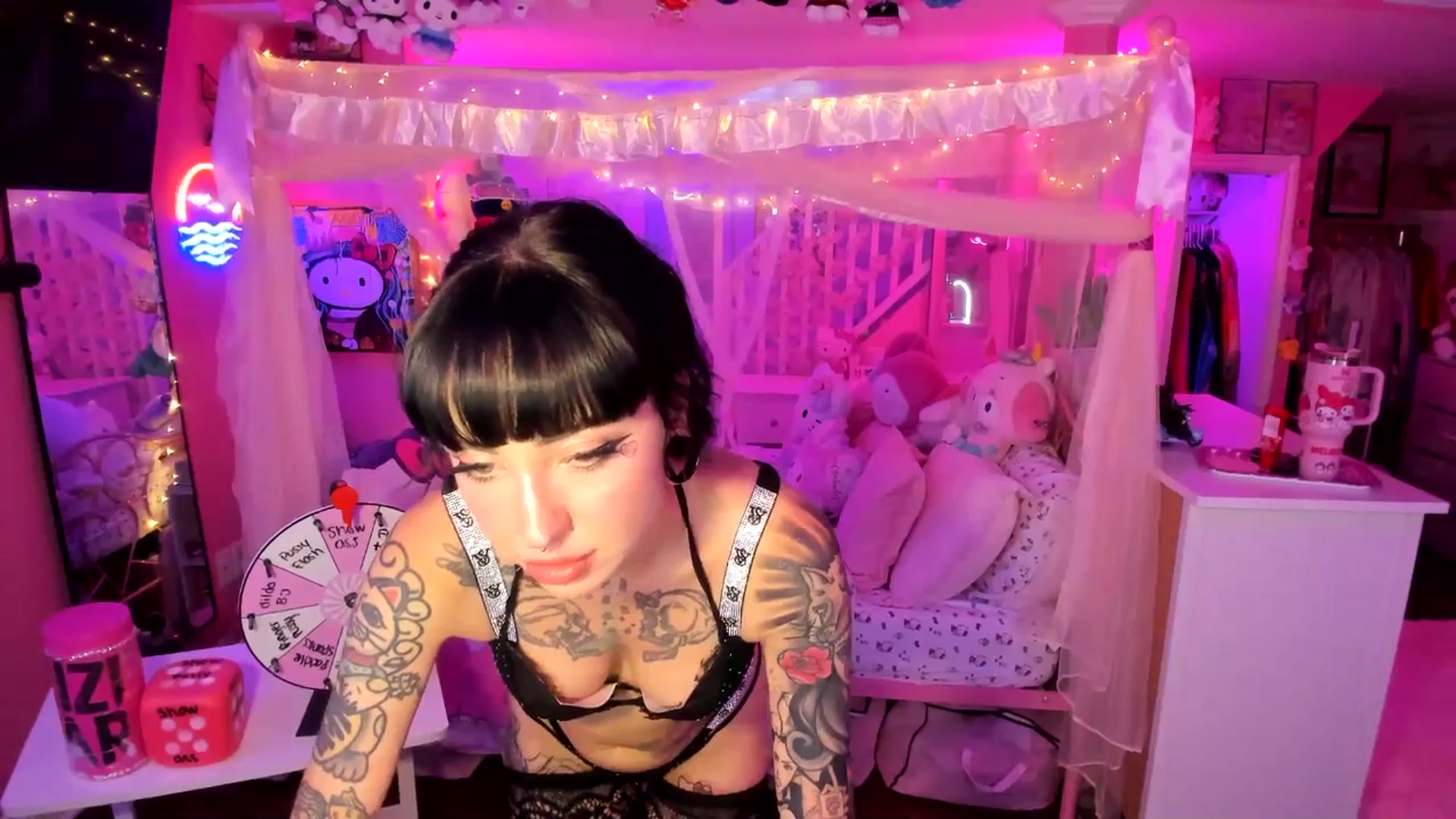 Gallery image thumbnail from lovesick's myfreecams stream on, 09/02/2025, 23:23 image 18 of 20